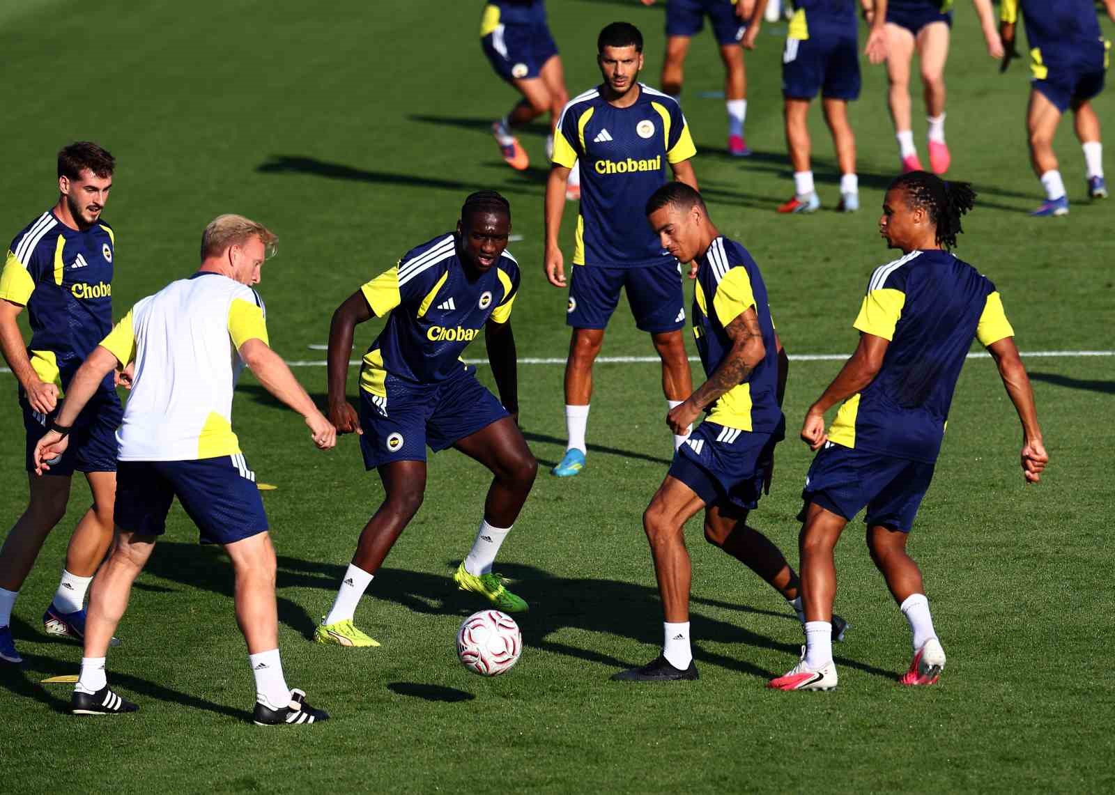 Fenerbahçe, Gornik Zabrze maçına hazır 17 fenerbahce gornik zabrze macina hazir 13