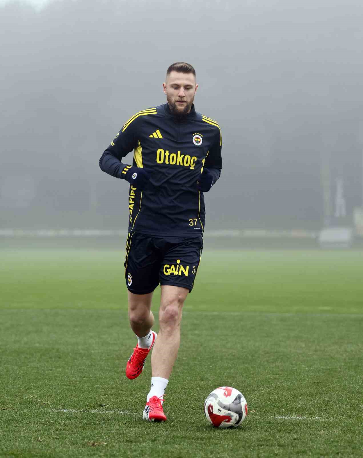 fenerbahce goztepe maci hazirliklarini tamamladi 5 OUY1Pl48
