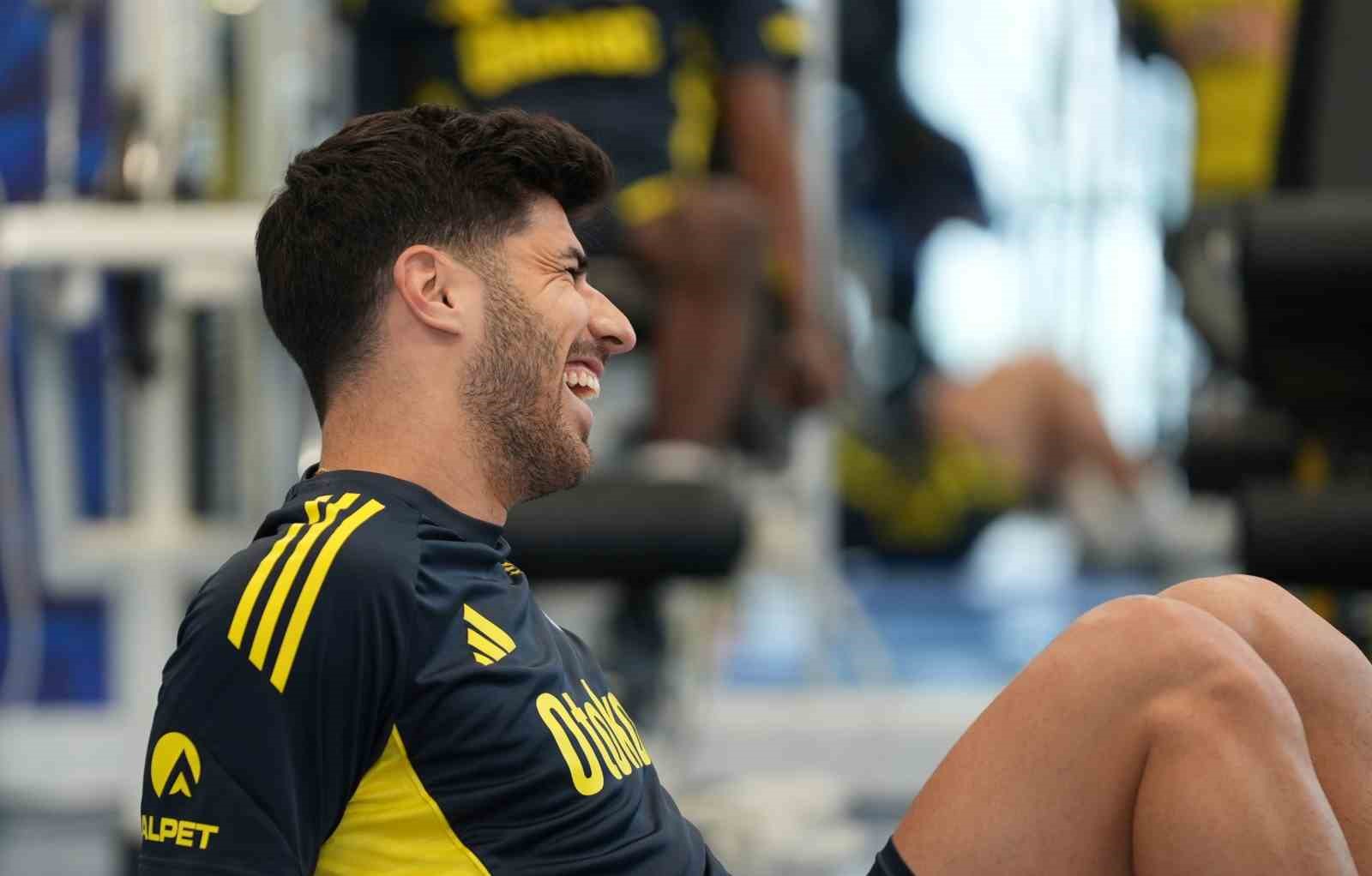 Fenerbahçe, günü çift antrenmanla tamamladı 5 fenerbahce gunu cift antrenmanla tamamladi 1 HyNfhXy5