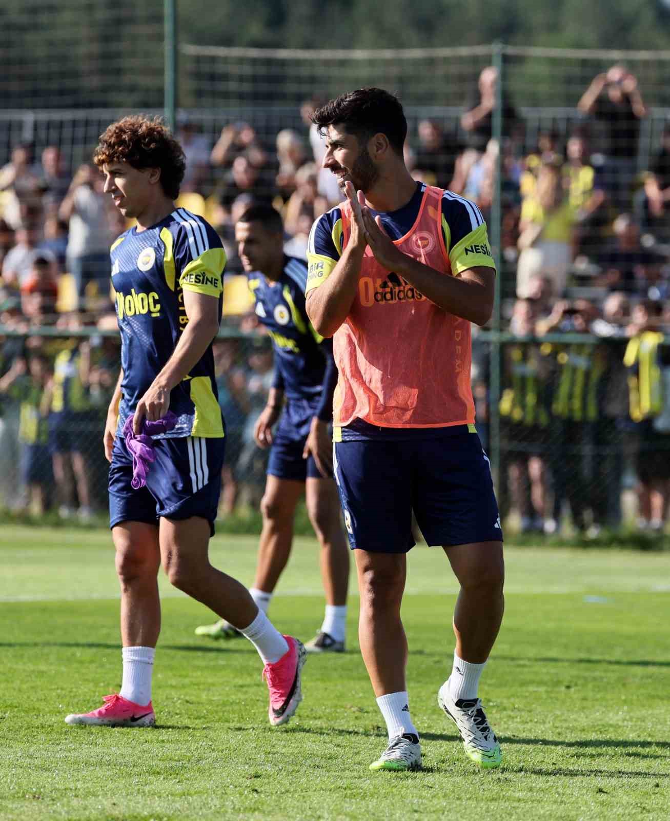 fenerbahce gunu cift antrenmanla tamamladi 1 zNaX9uDz