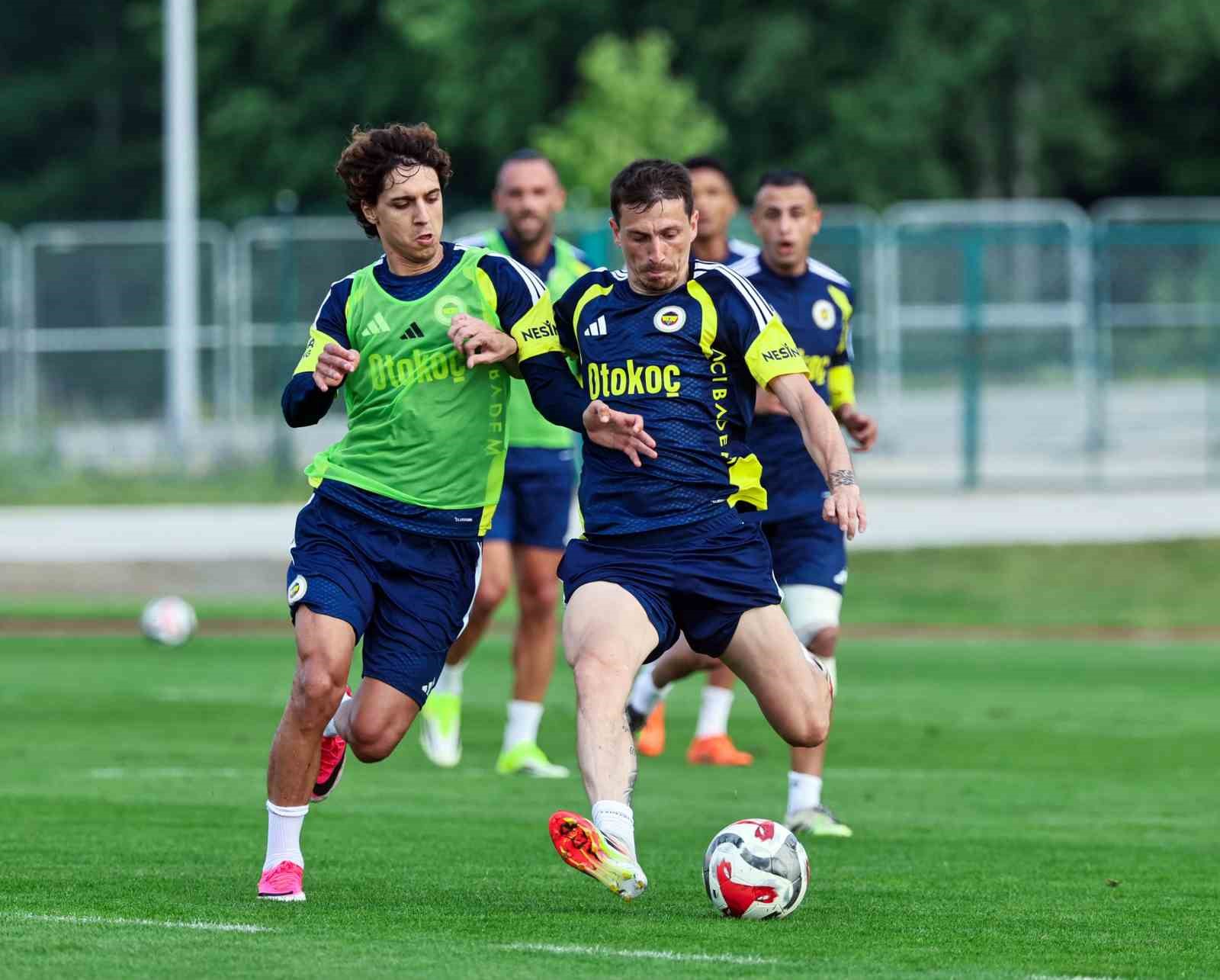 fenerbahce gunu cift antrenmanla tamamladi 2 D7RHmJtA