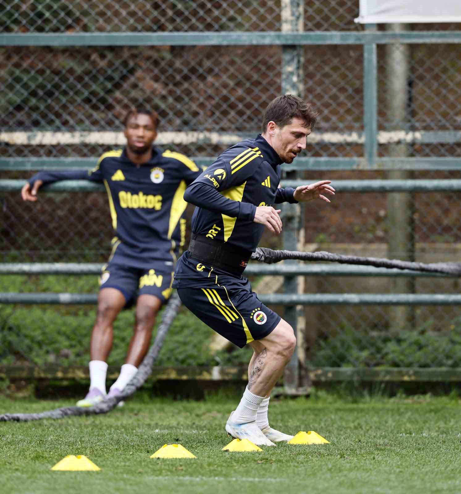 fenerbahce gunu cift antrenmanla tamamladi 2