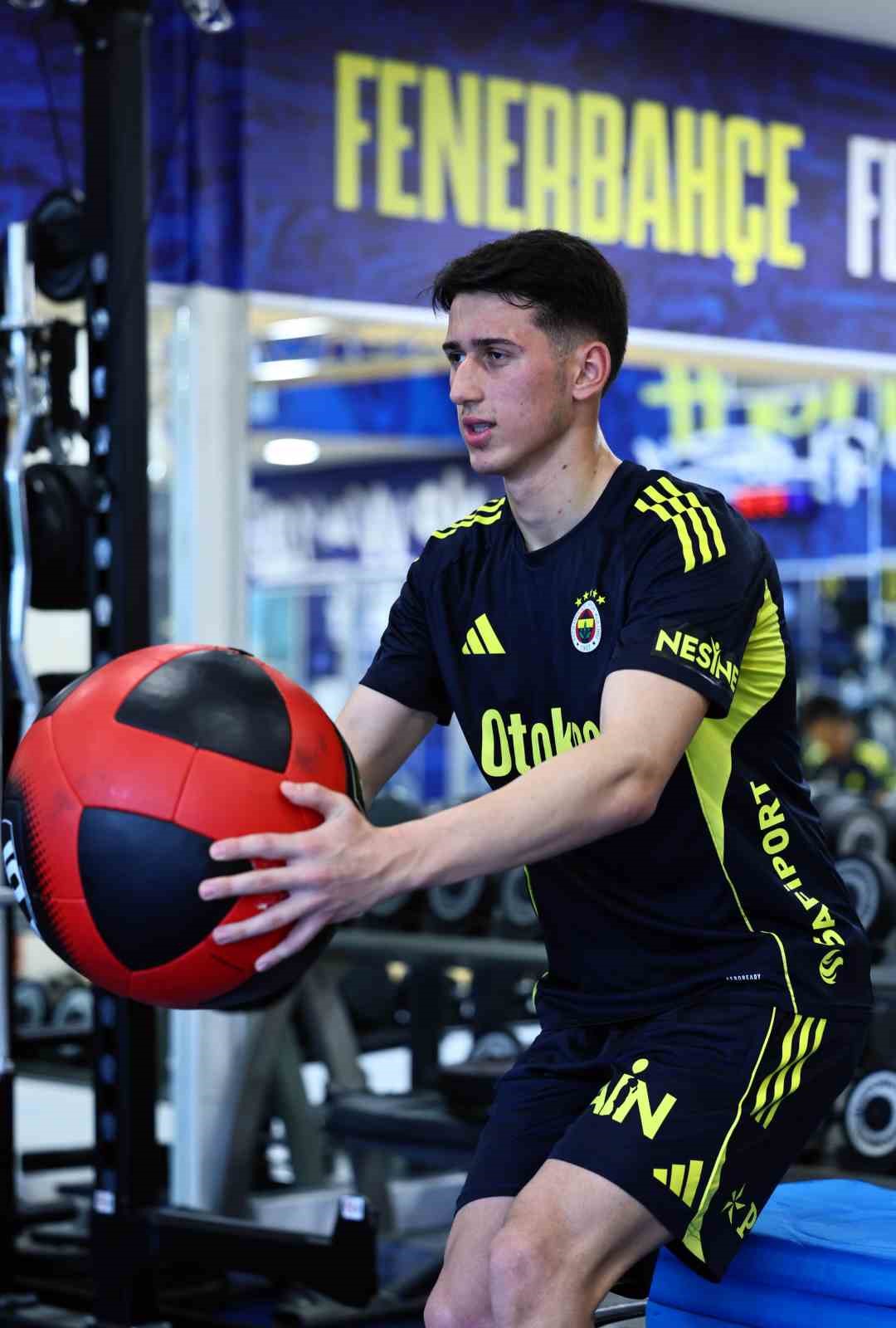 Fenerbahçe, günü çift antrenmanla tamamladı 6 fenerbahce gunu cift antrenmanla tamamladi 2 iPS4zfbU