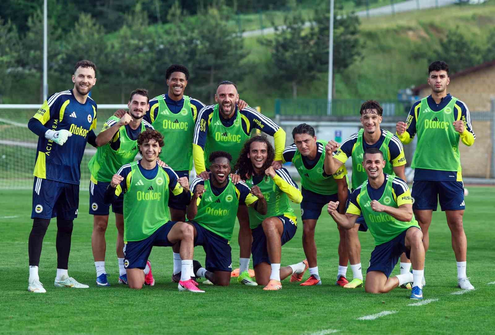fenerbahce gunu cift antrenmanla tamamladi 3 mRPuiic2