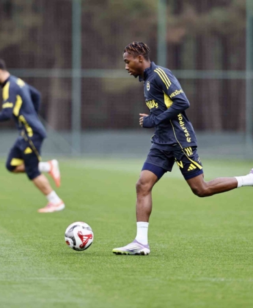 fenerbahce-gunu-cift-antrenmanla-tamamladi-kCQDCeZs.jpg