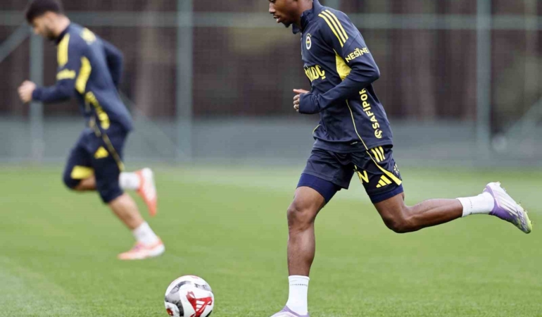 fenerbahce-gunu-cift-antrenmanla-tamamladi-kCQDCeZs.jpg