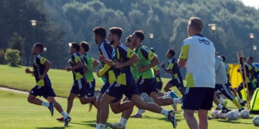 fenerbahce-gunu-cift-antrenmanla-tamamladi-ySsnCDsn.jpg