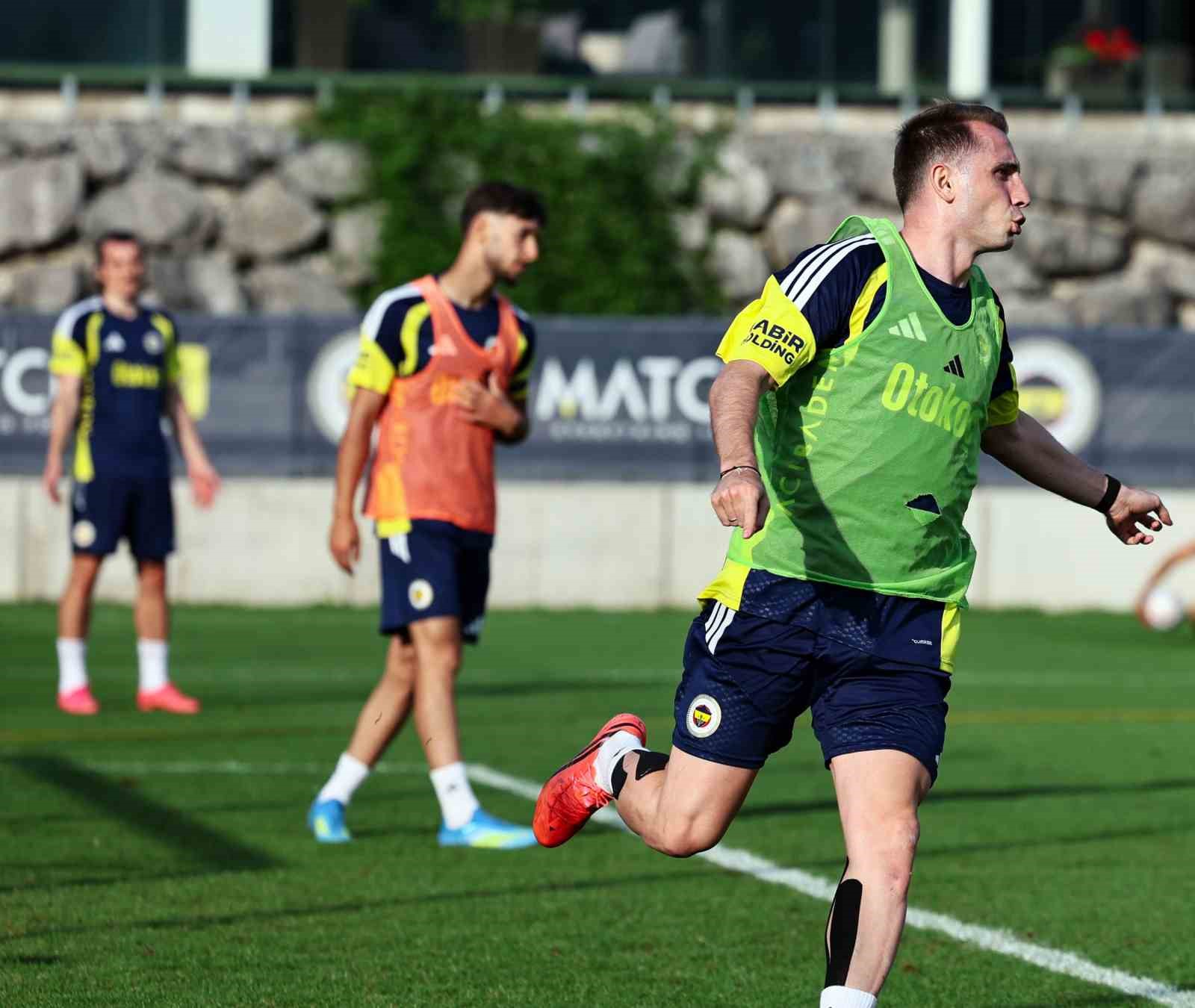 fenerbahce gunu iki antrenmanla tamamladi 3 q5ijMQON