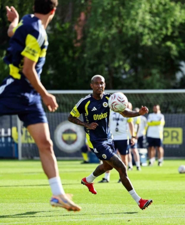 fenerbahce-gunu-iki-antrenmanla-tamamladi-HCLIdIp3.jpg