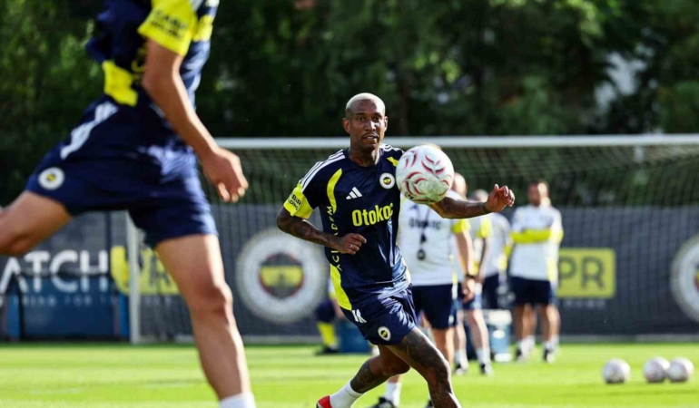 fenerbahce-gunu-iki-antrenmanla-tamamladi-HCLIdIp3.jpg