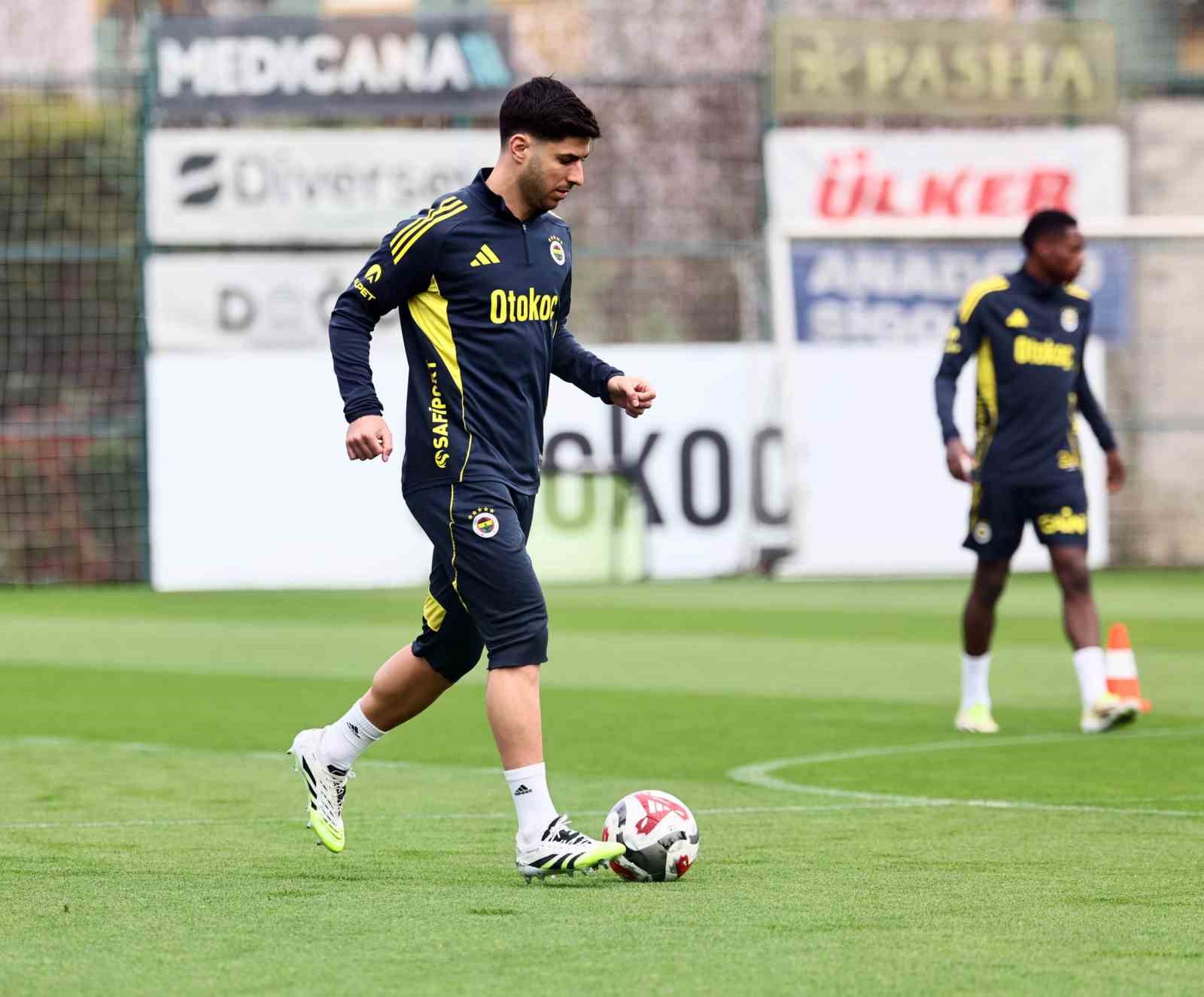fenerbahce hazirliklarini surdurdu 0 ZtRNq6kT