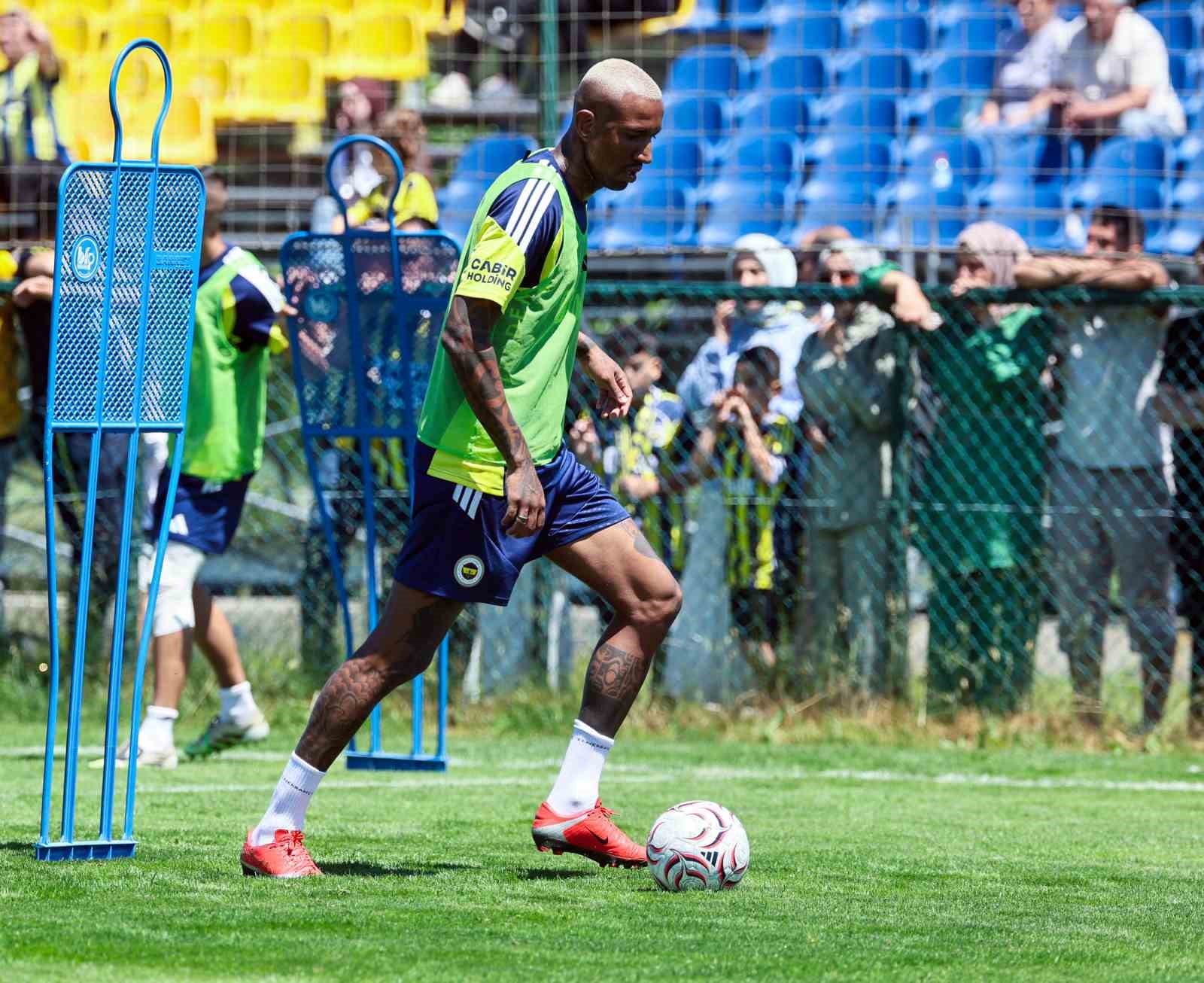 fenerbahce hazirliklarini surdurdu 2 hLJaPh9L