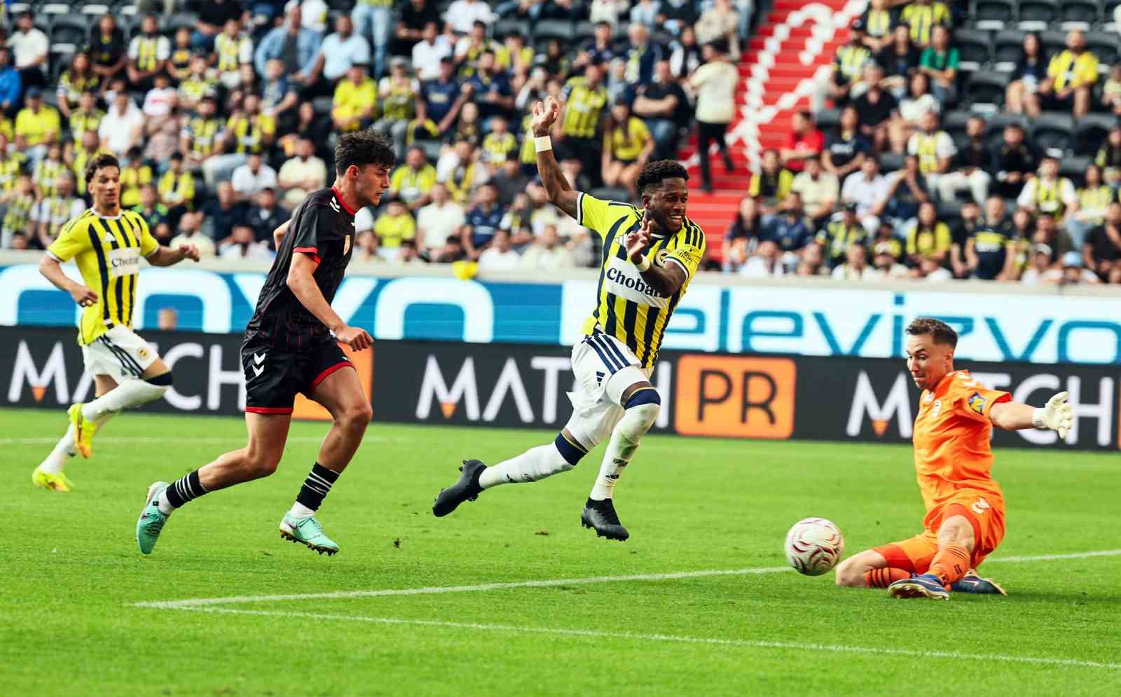 Fenerbahçe, ilk hazırlık maçında fark attı 13 fenerbahce ilk hazirlik macinda fark atti 9 SZY9iNkM