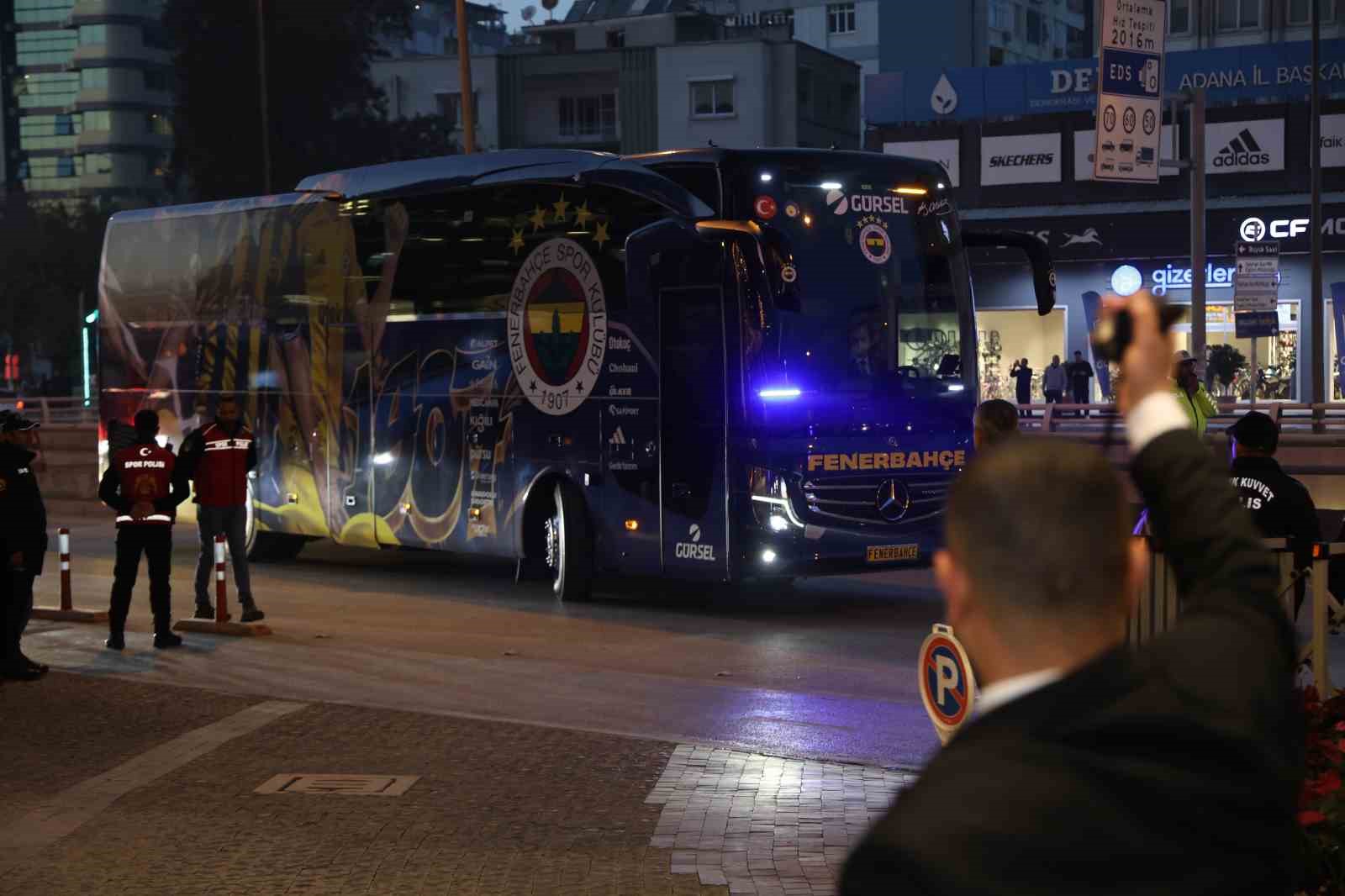 fenerbahce kafilesi adanaya geldi 4 qHNzTZsq