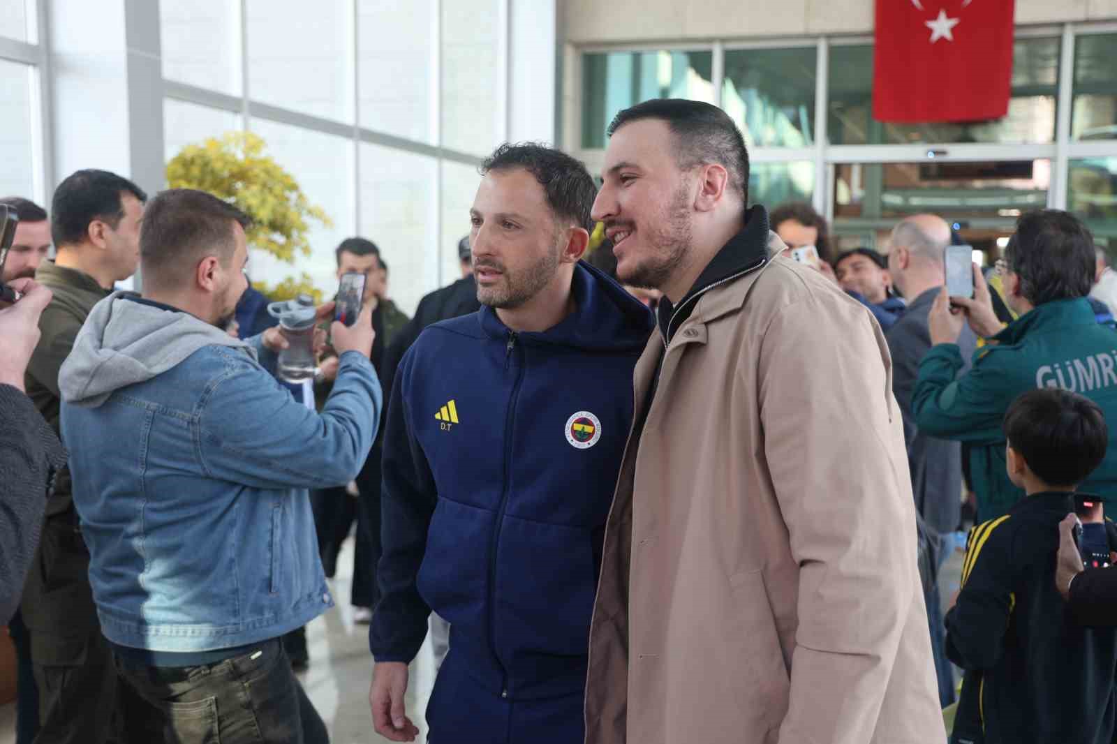 Fenerbahçe kafilesi Konya’ya geldi 6 fenerbahce kafilesi konyaya geldi 2 tzytM8W8