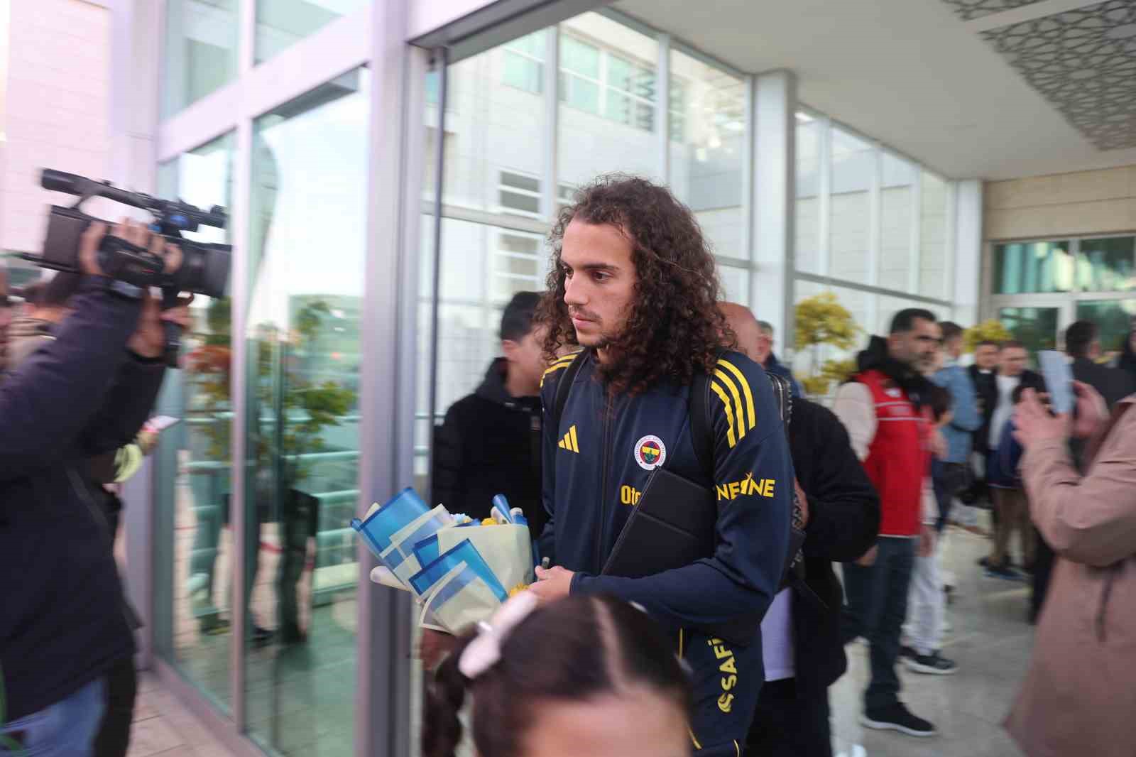 Fenerbahçe kafilesi Konya’ya geldi 7 fenerbahce kafilesi konyaya geldi 3 ifmZOW1k