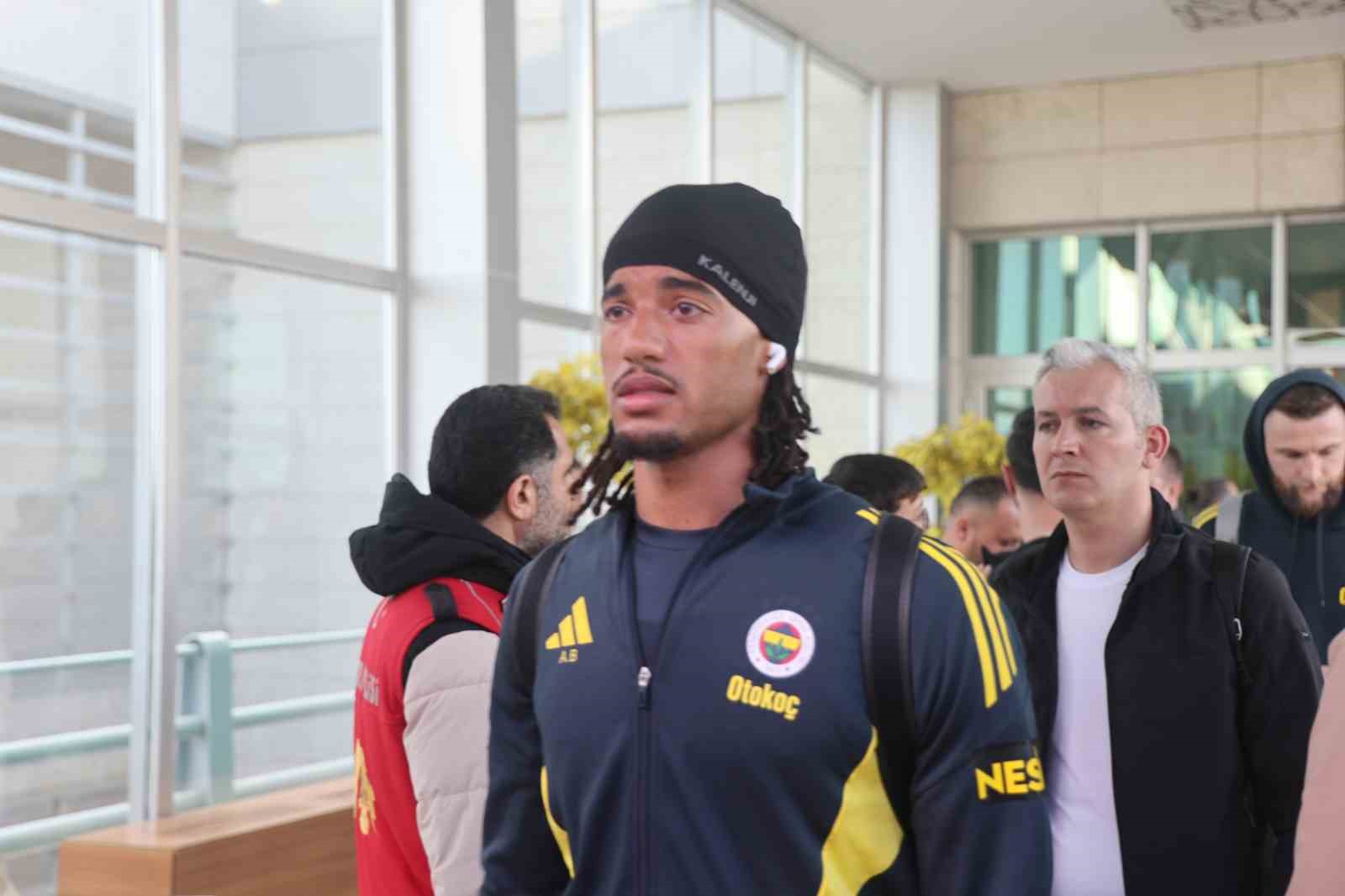 Fenerbahçe kafilesi Konya’ya geldi 8 fenerbahce kafilesi konyaya geldi 4