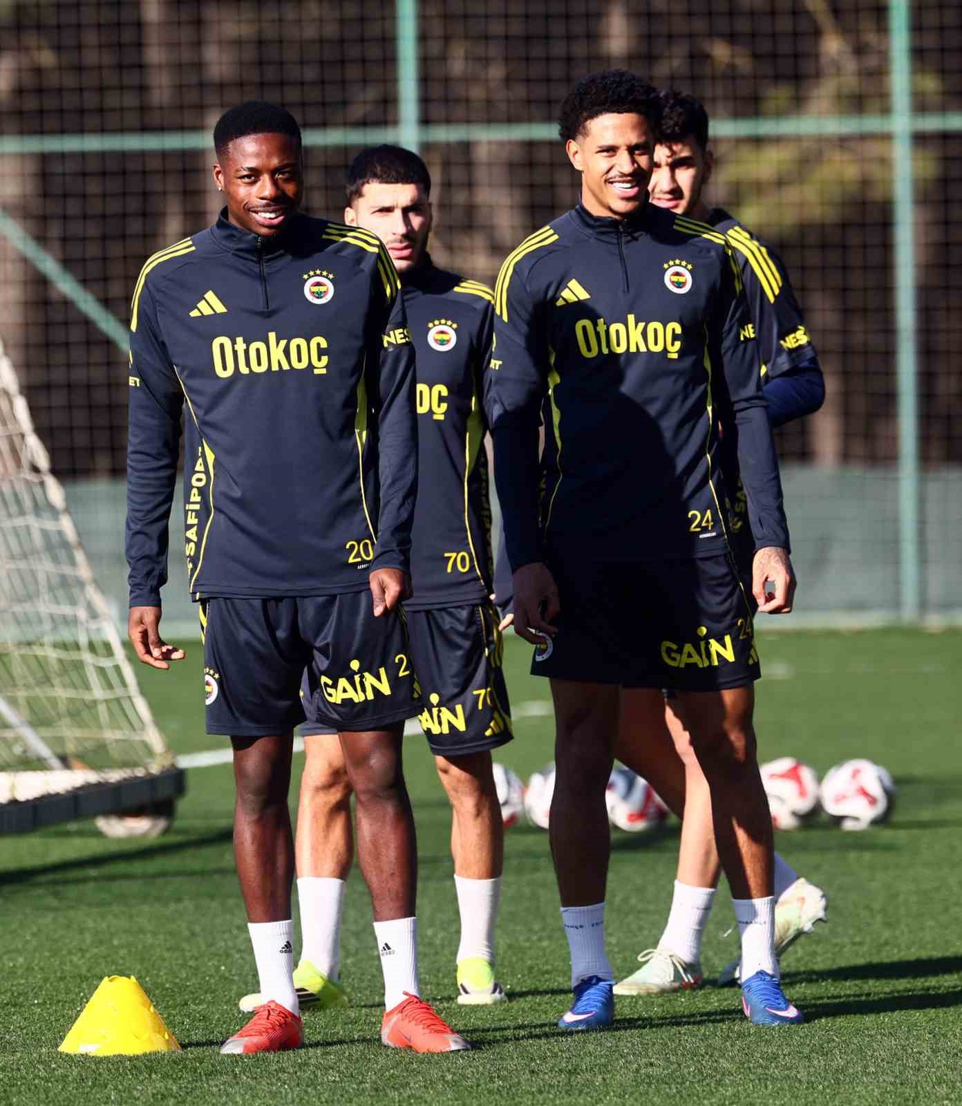 fenerbahce karagumruk maci hazirliklarina basladi 3 XyMLkuk8