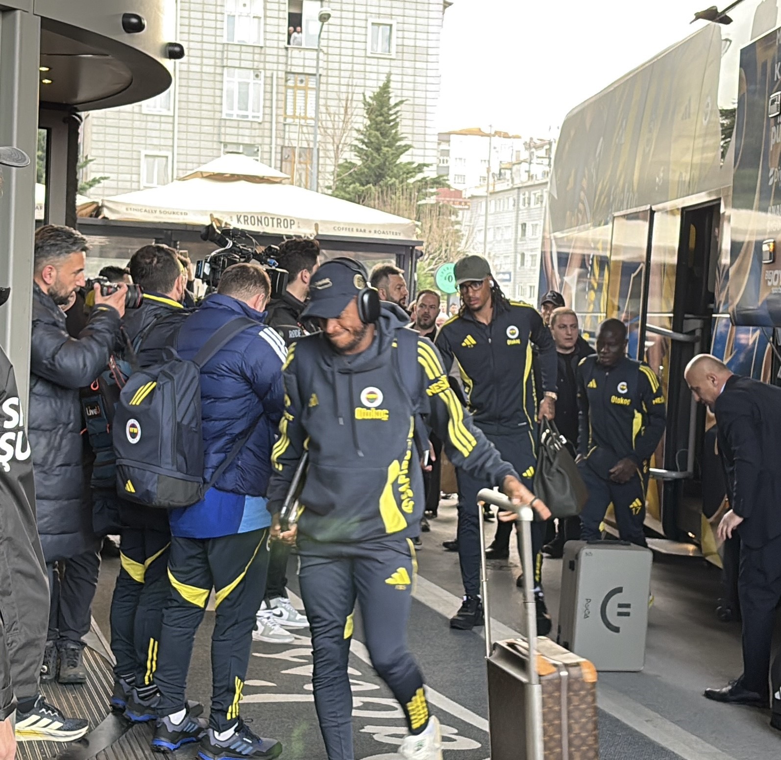 Fenerbahçe, Kayseri’de 8 fenerbahce kayseride 4 OeY8eFKE
