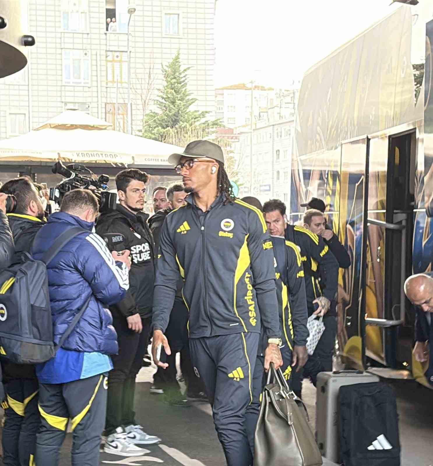 Fenerbahçe, Kayseri’de 10 fenerbahce kayseride 6 nnKcK1Q6