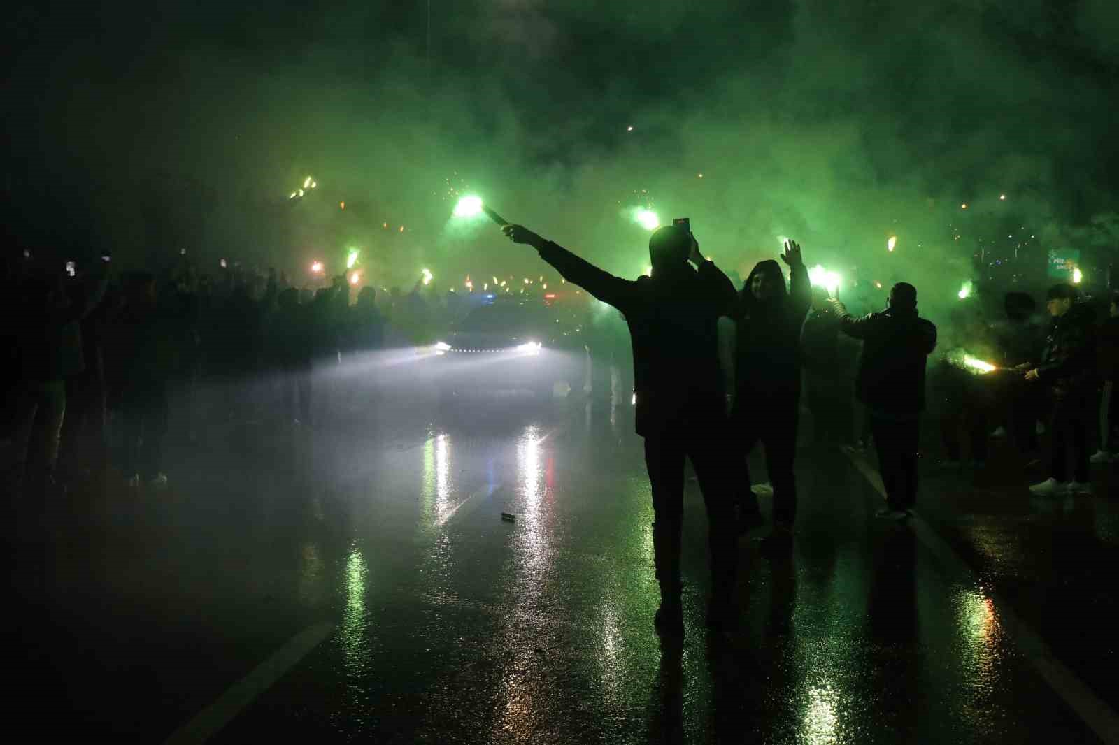 fenerbahce kocaelispor kafilesi stadyuma geldi 1 MpBEQfvT