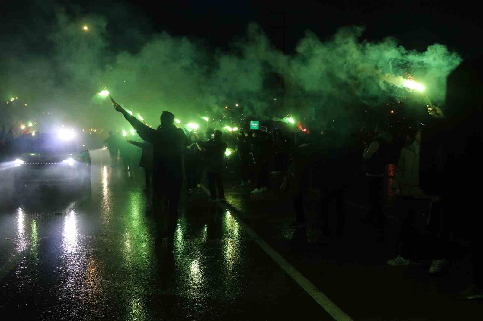 fenerbahce kocaelispor kafilesi stadyuma geldi 2 2ZjVgYvh