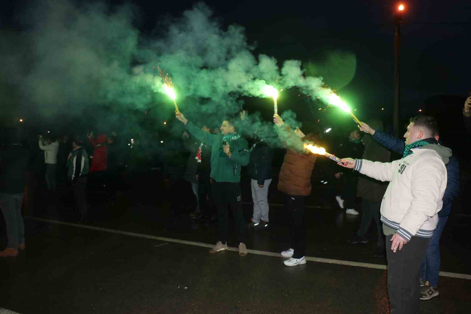 fenerbahce kocaelispor kafilesi stadyuma geldi 5 VyXcqq8h