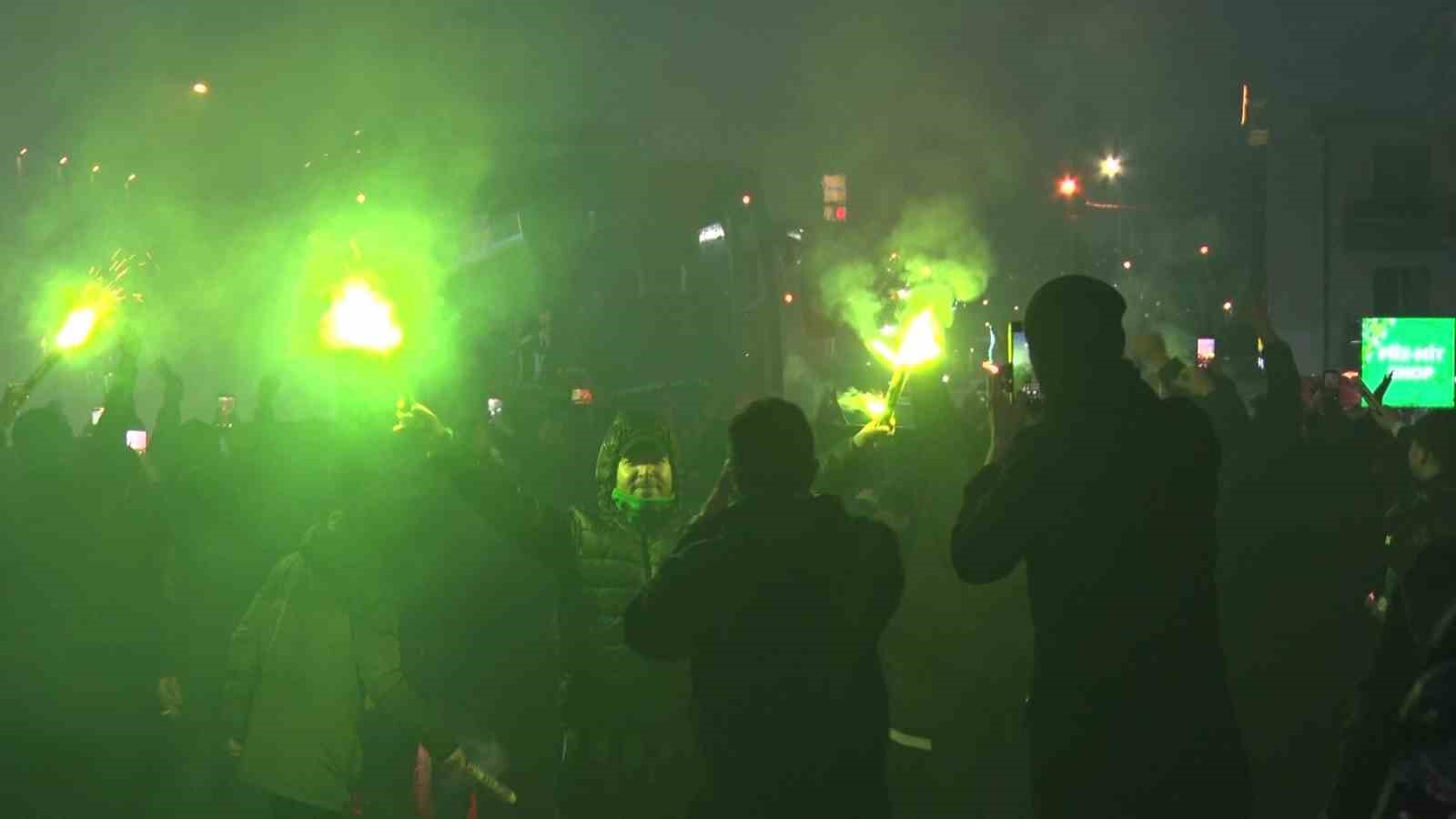 fenerbahce kocaelispor kafilesi stadyuma geldi 7 2i4JY5qv