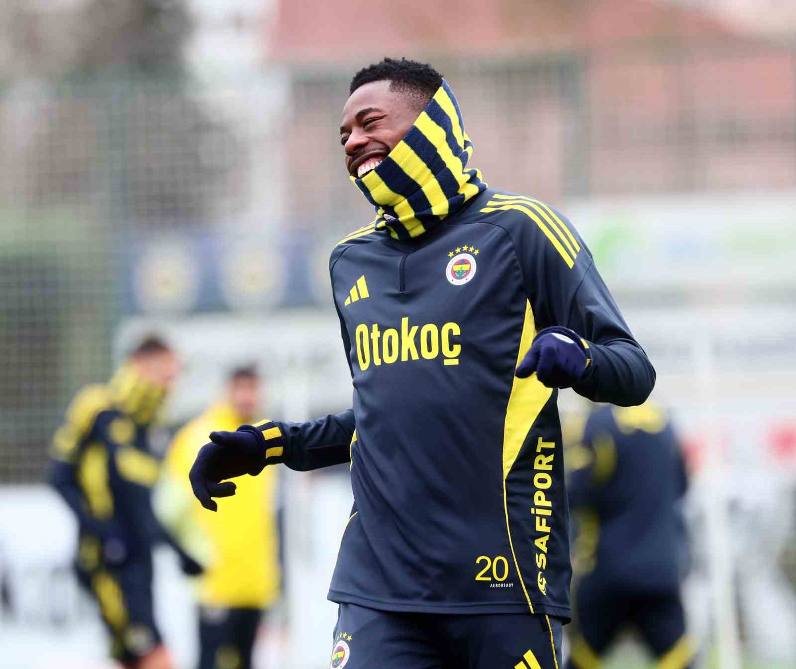 Fenerbahçe, Kocaelispor maçının hazırlıklarını tamamladı 5 fenerbahce kocaelispor macinin hazirliklarini tamamladi 1 UM4esJtS