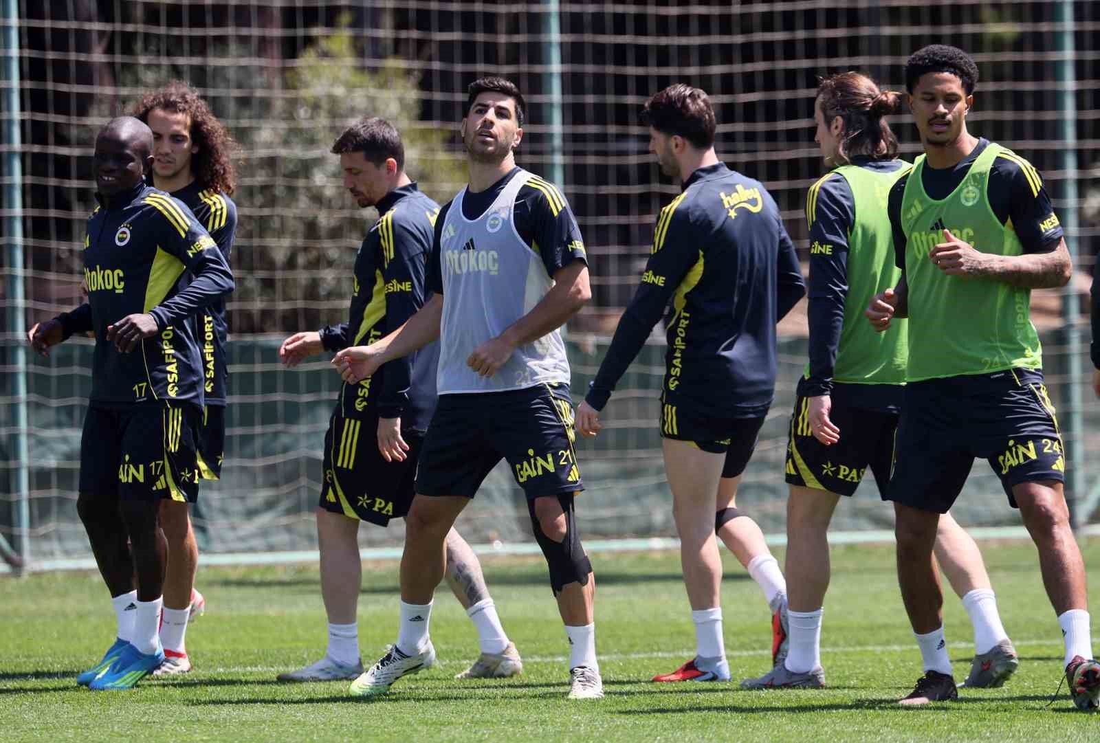 fenerbahce konyaspor maci hazirliklarini surdurdu 0 k1HrdB6i