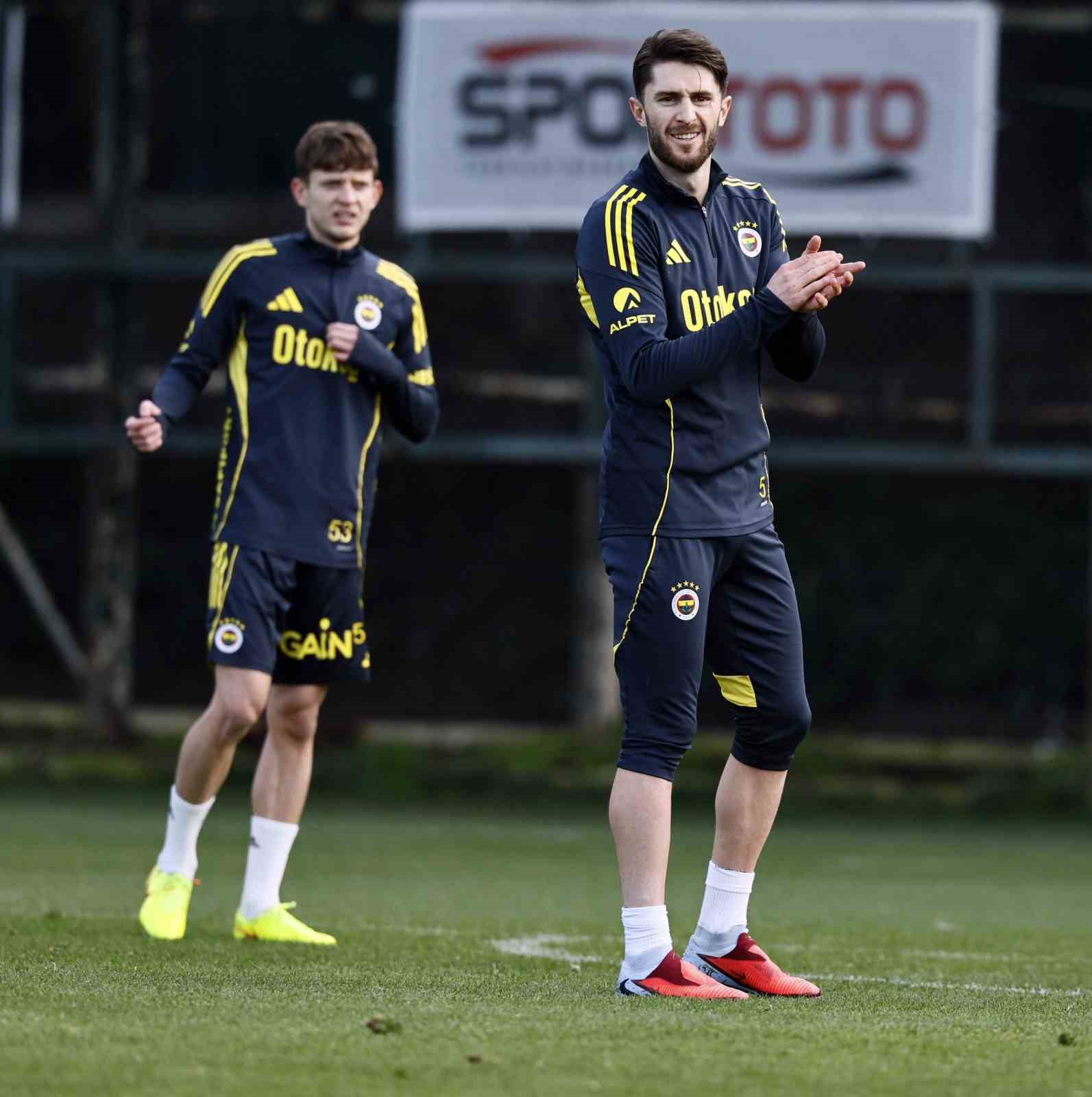 fenerbahce konyaspor maci hazirliklarini tamamladi 3 mS94bU3U