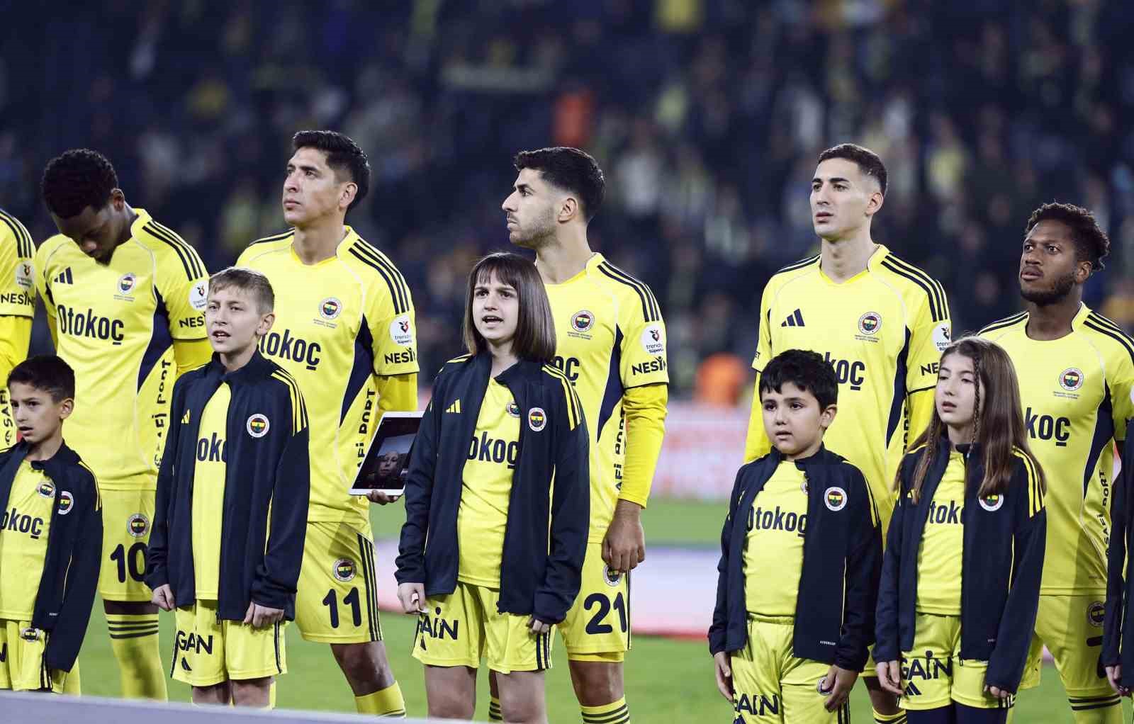 fenerbahce konyaspor macinda ozel konuklarini agirladi 4 fwhKUpBh