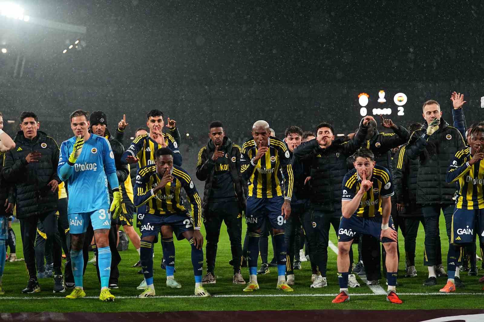 fenerbahce kupayi kaldirdi 101 TnRa6LRy