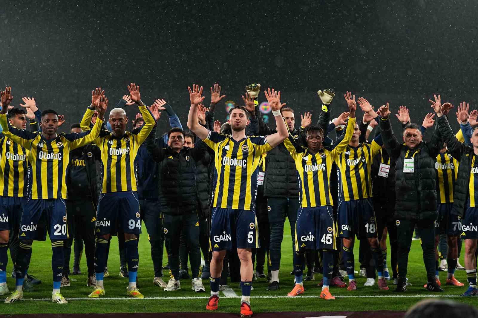 fenerbahce kupayi kaldirdi 102 ieESY2M9