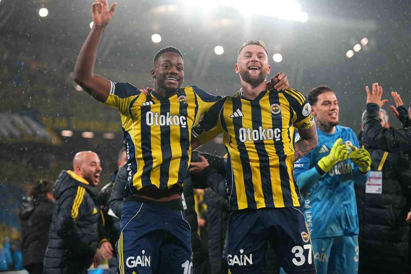 fenerbahce kupayi kaldirdi 106 1OBm6OXs