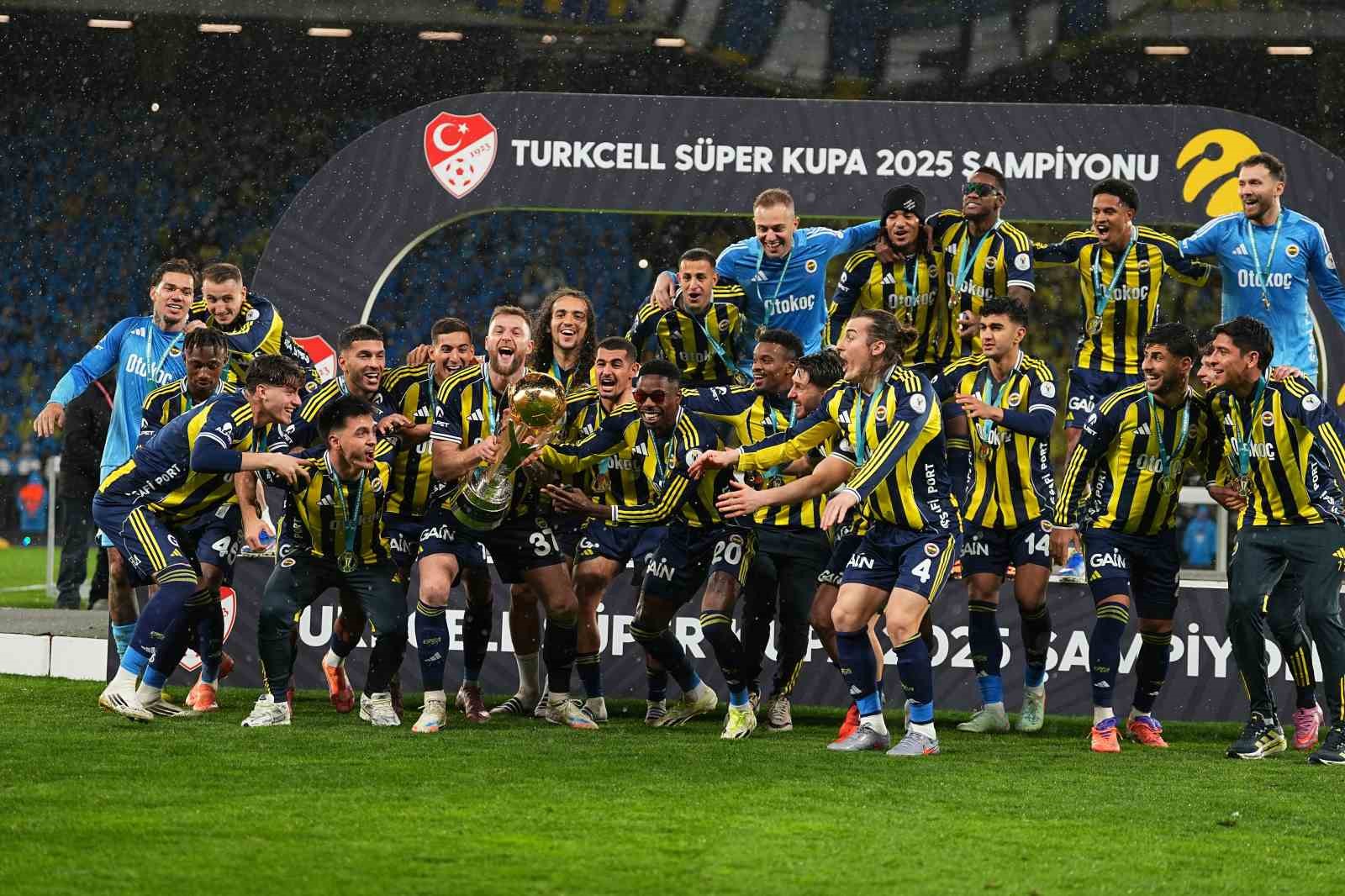 fenerbahce kupayi kaldirdi 115 PqEDuiHD