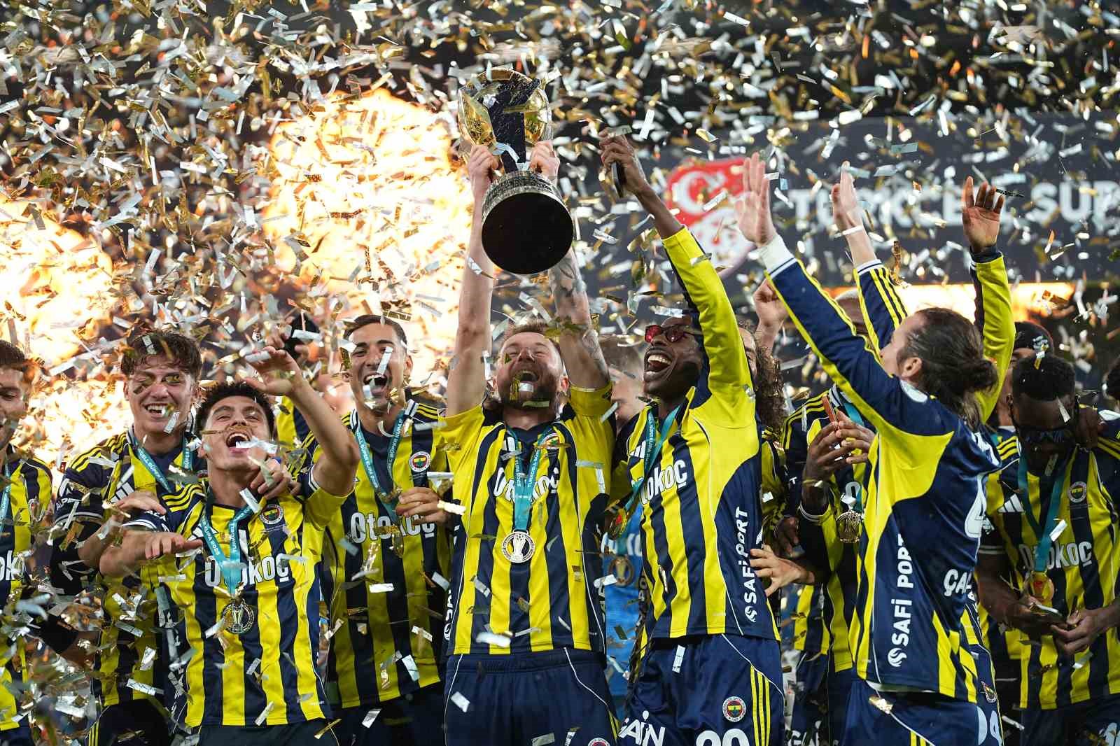 fenerbahce kupayi kaldirdi 126 MY9P5WBh