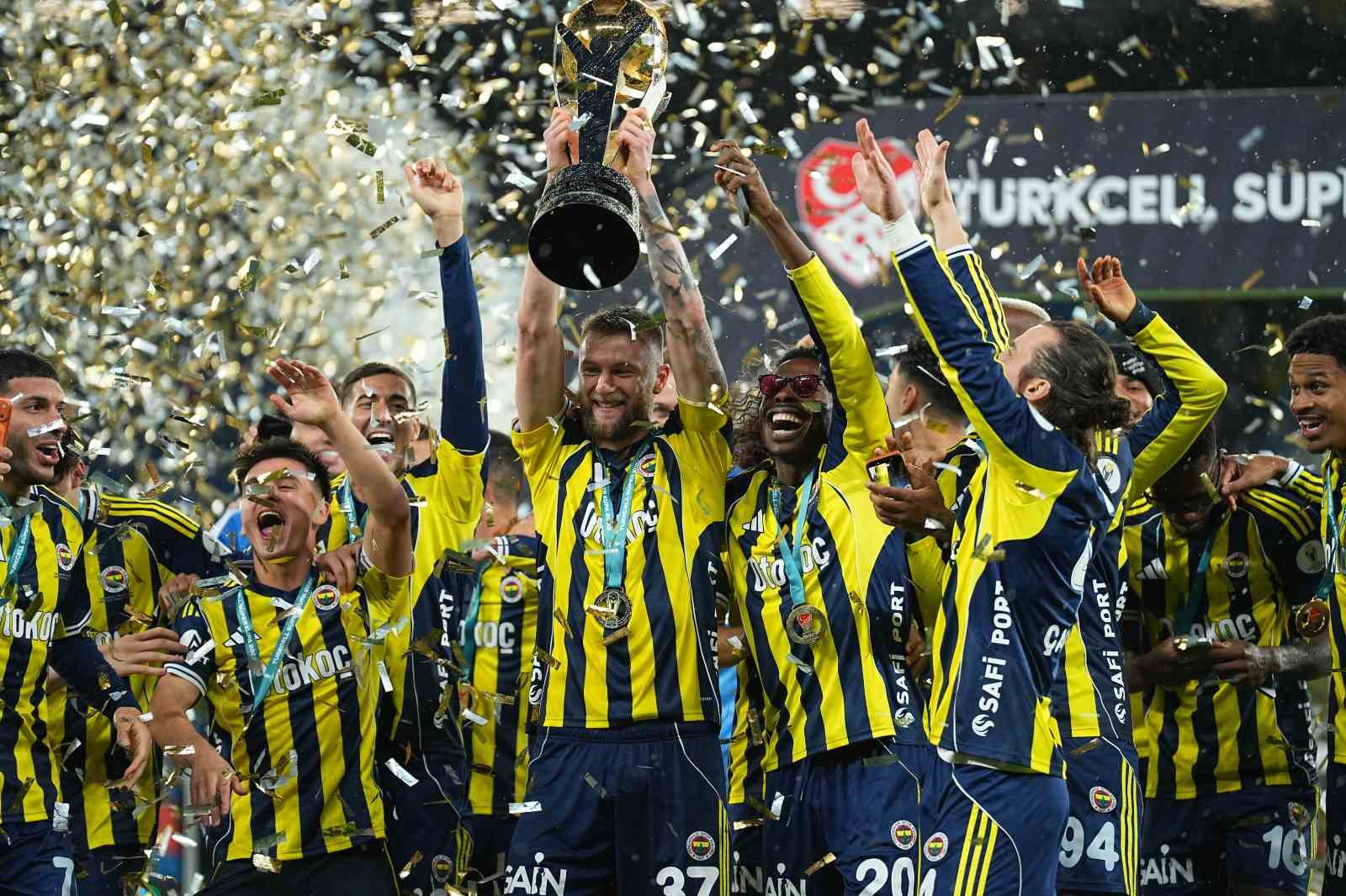 fenerbahce kupayi kaldirdi 128 LbshtiiP
