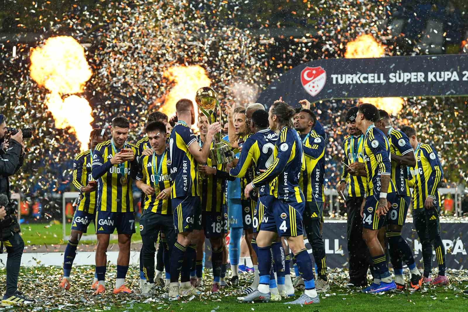fenerbahce kupayi kaldirdi 134 chj1mf2f