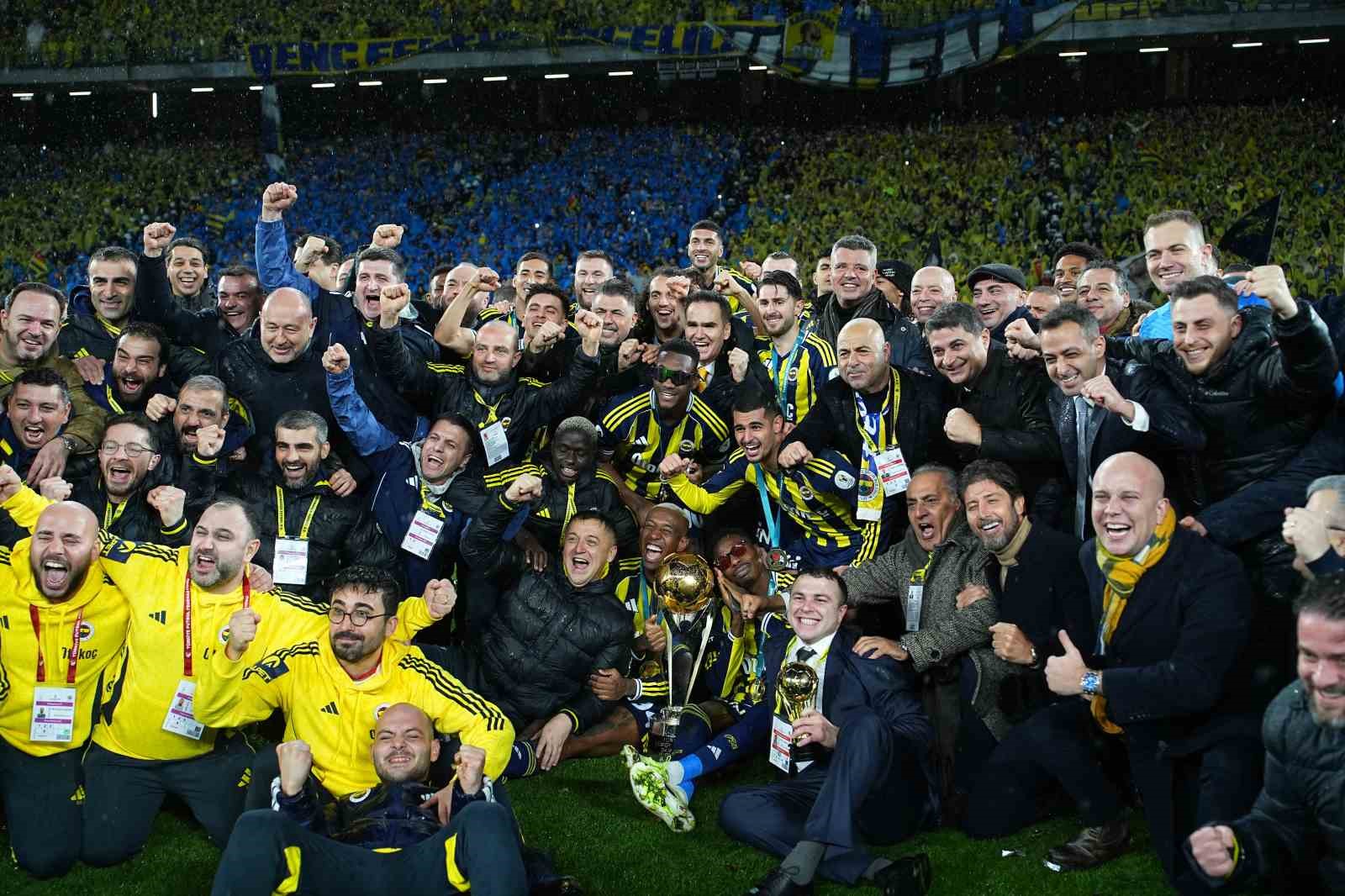 fenerbahce kupayi kaldirdi 149 cRfIWRVM