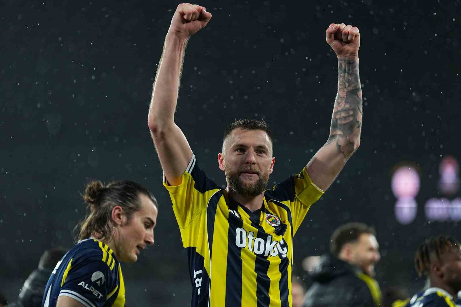 fenerbahce kupayi kaldirdi 15 suSQp5GF