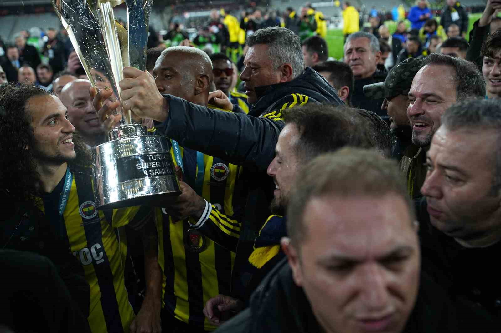 fenerbahce kupayi kaldirdi 156 ZT1PskZD