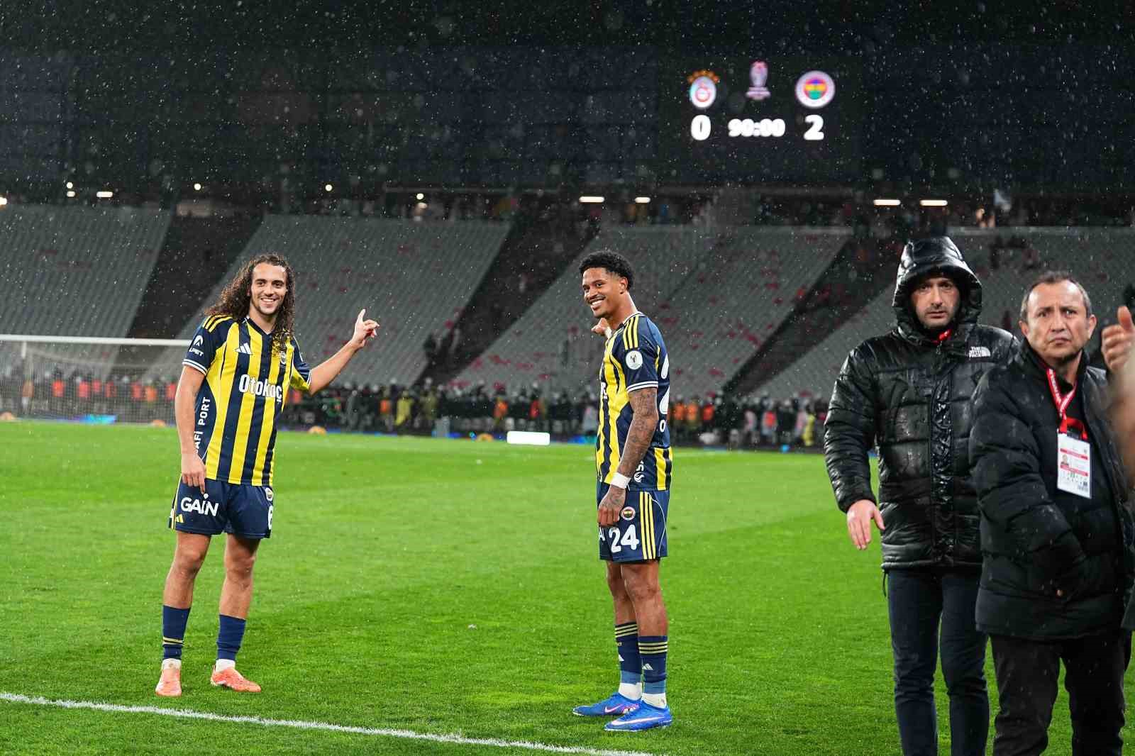 fenerbahce kupayi kaldirdi 17 gCLJMObC