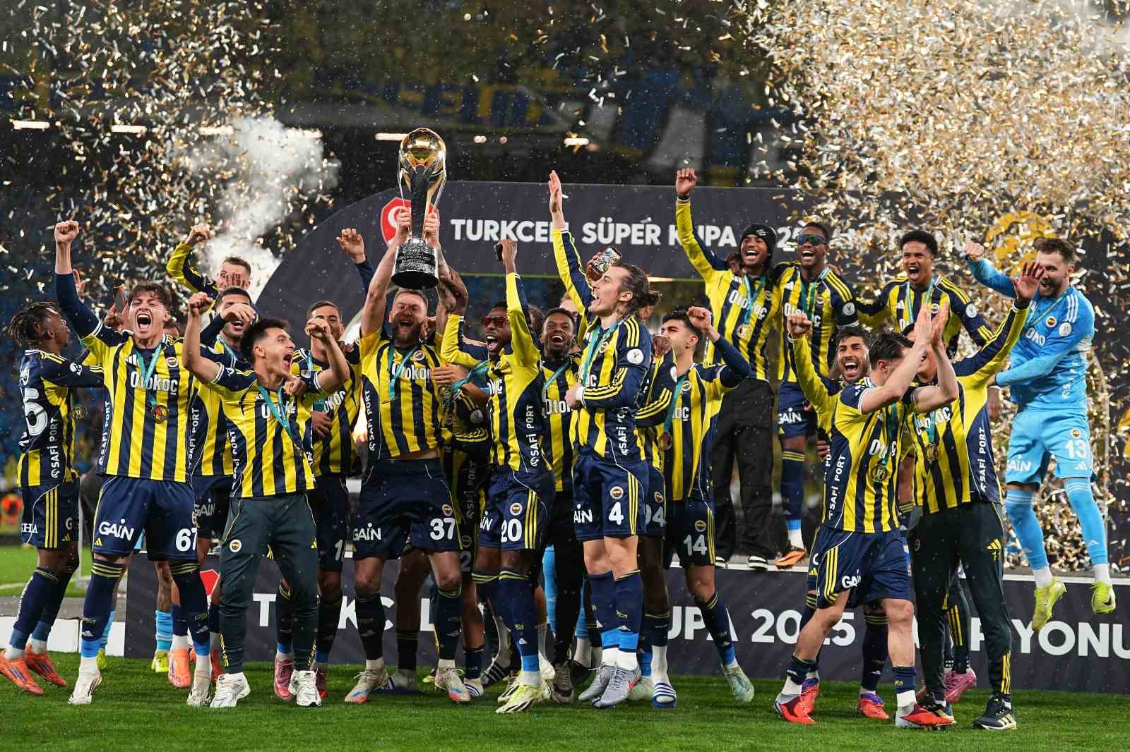 fenerbahce kupayi kaldirdi 25 PMnObcht