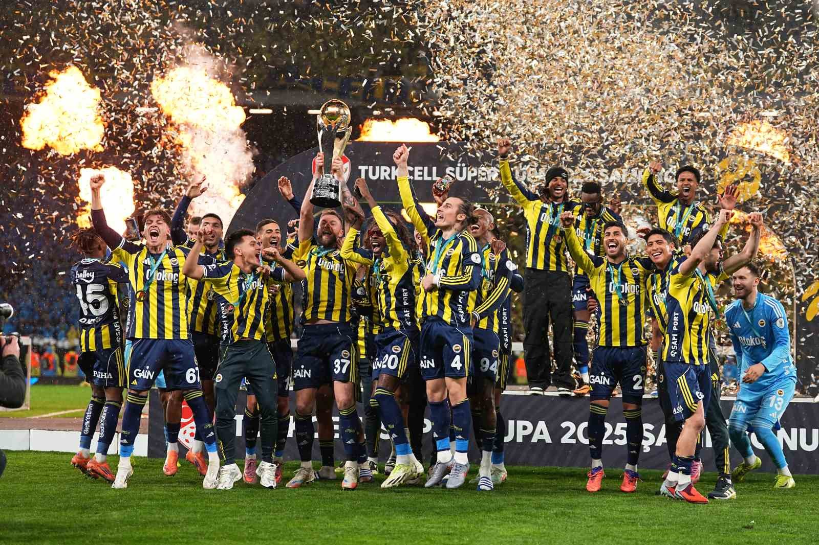 fenerbahce kupayi kaldirdi 27 bJ7JQS9E