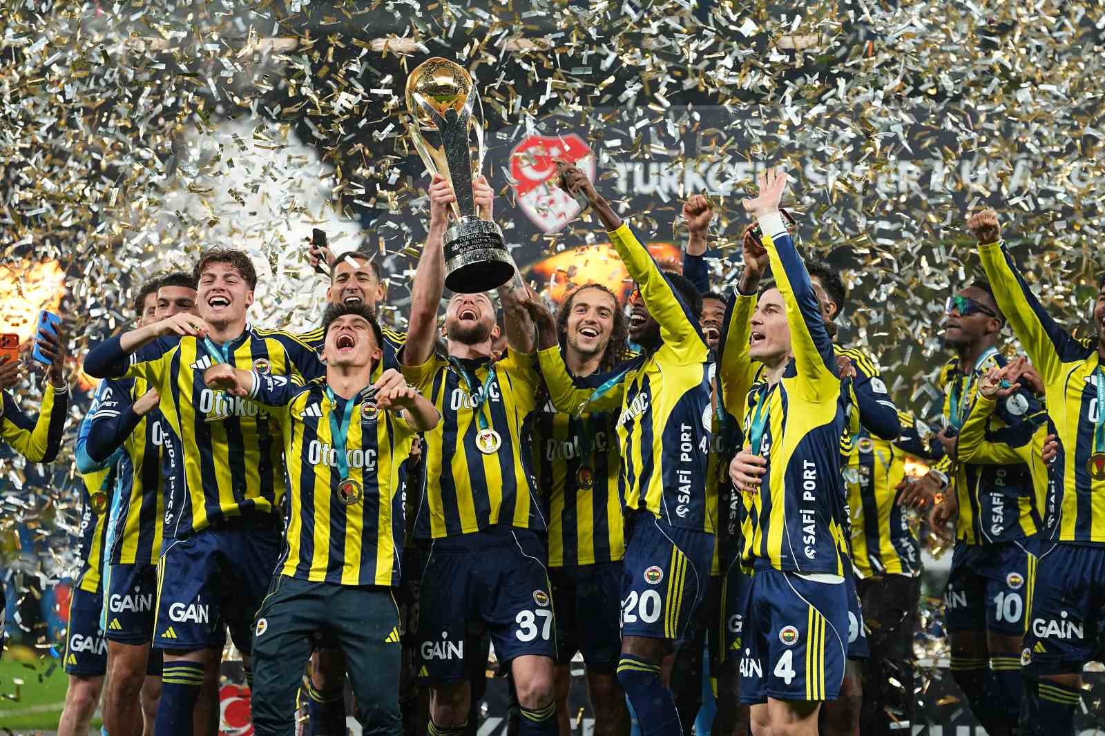 fenerbahce kupayi kaldirdi 29 vhJpIsIf