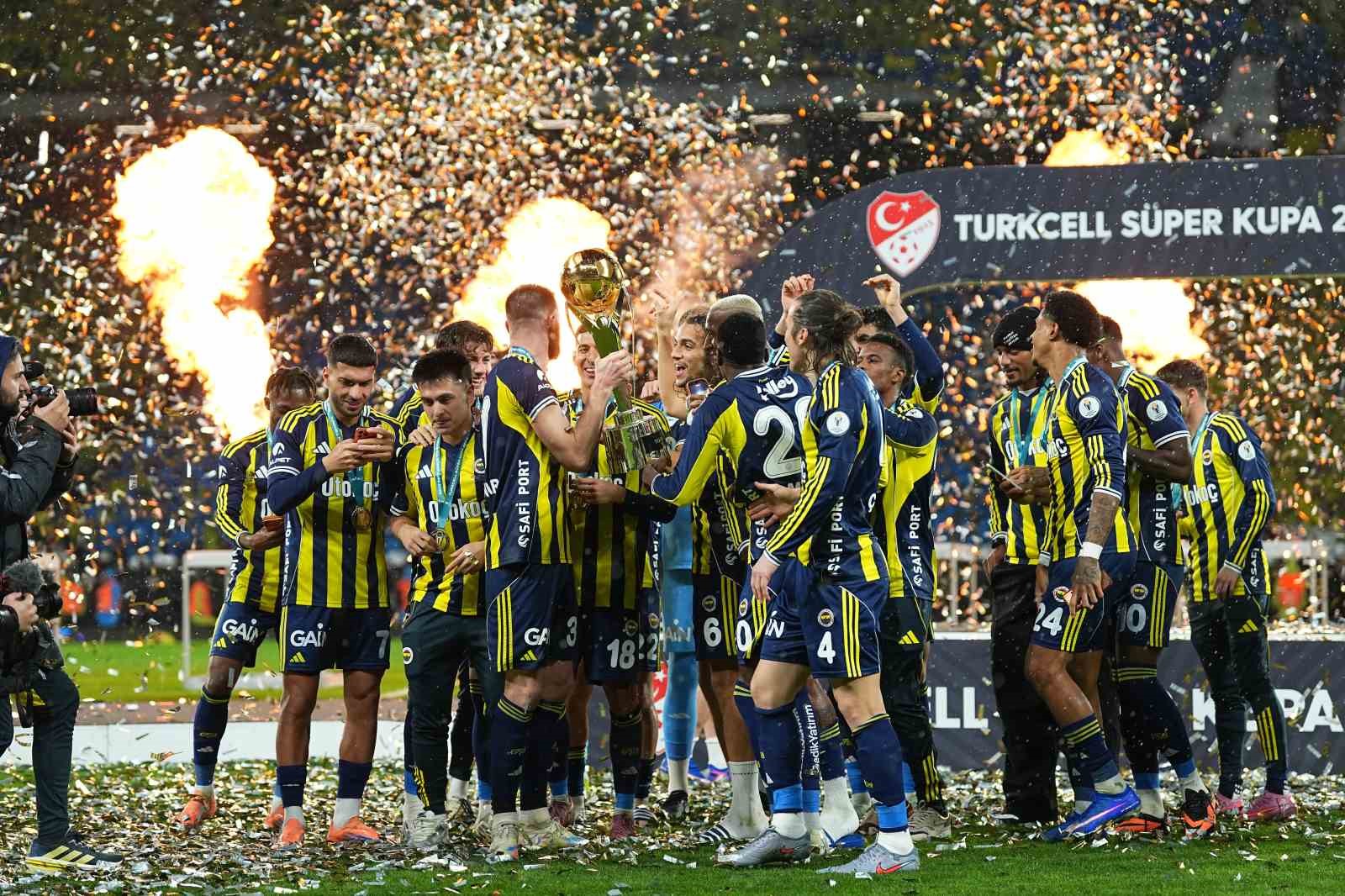 fenerbahce kupayi kaldirdi 40 c2lGAtg3