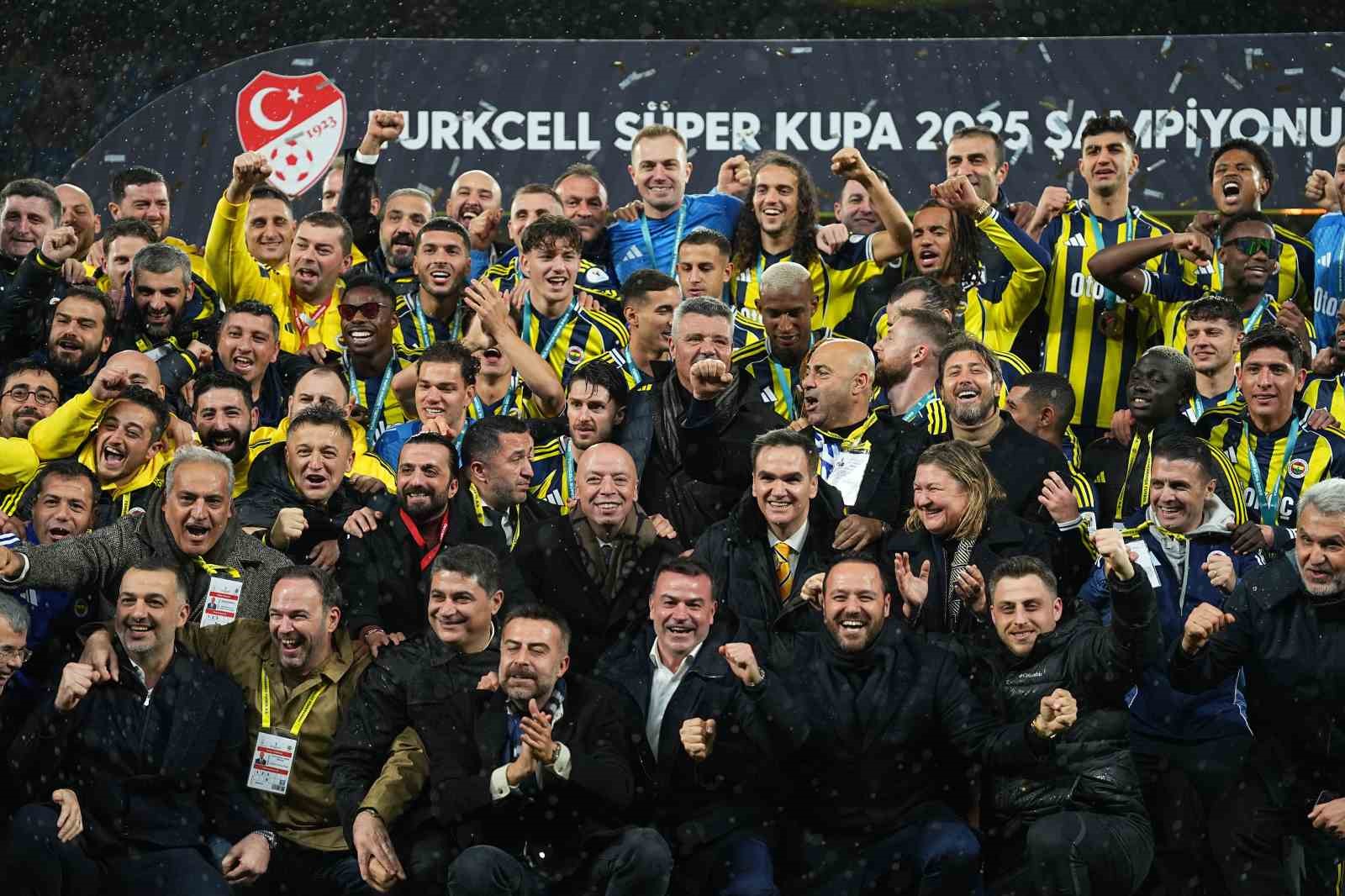 fenerbahce kupayi kaldirdi 46 XMdz8rLg