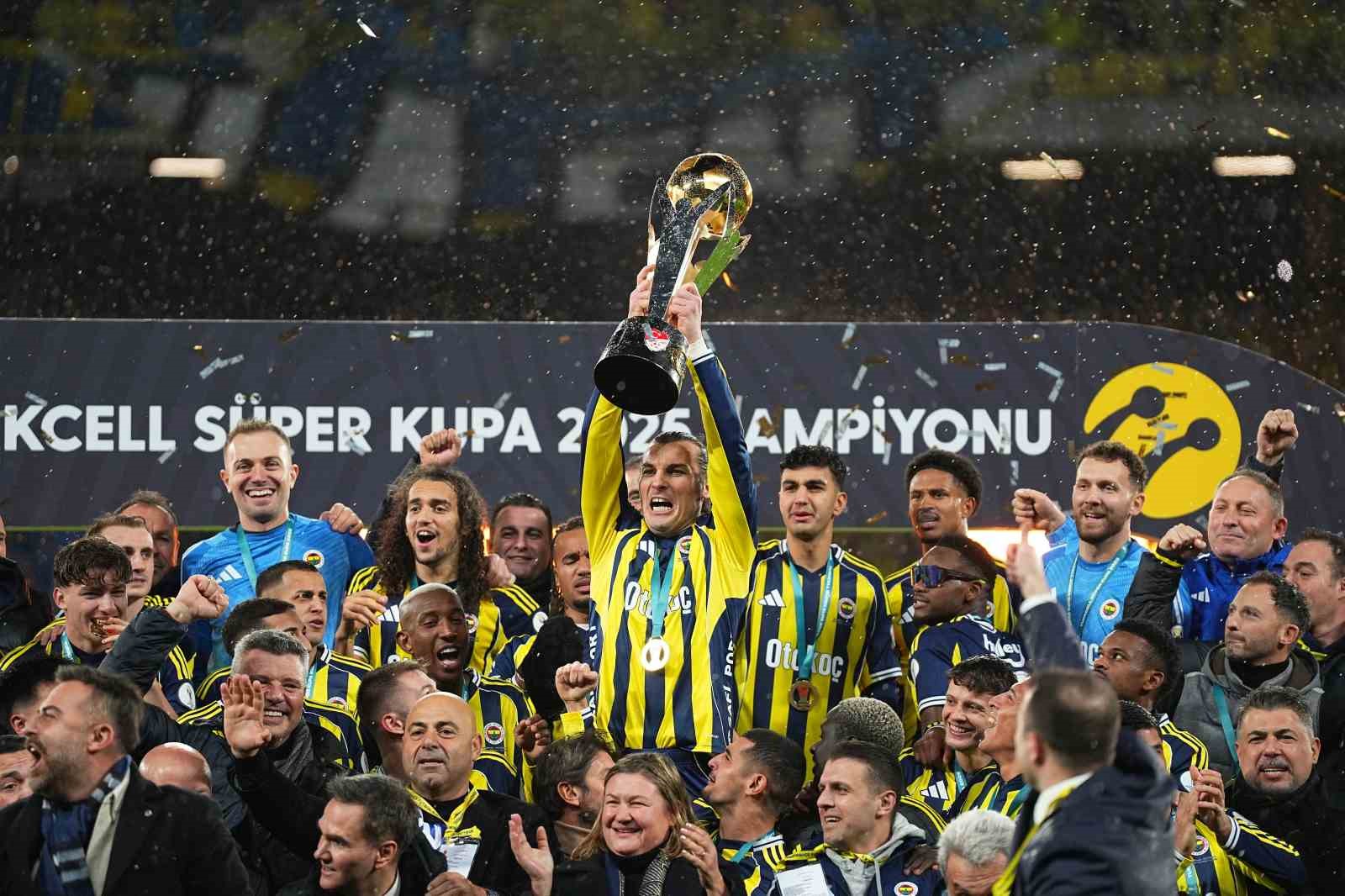 fenerbahce kupayi kaldirdi 48 rA66kMEJ