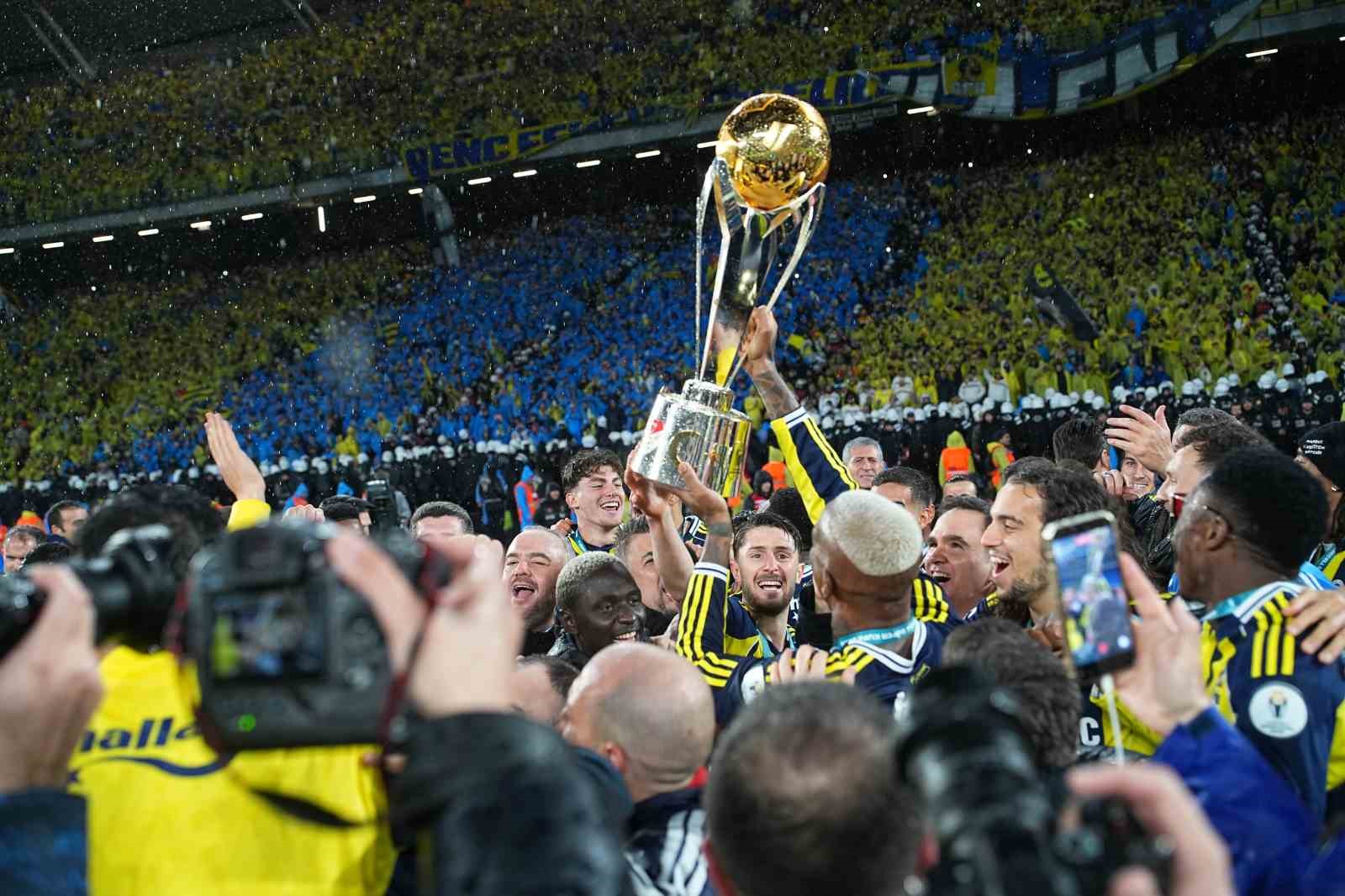 fenerbahce kupayi kaldirdi 58 5HMHwXna
